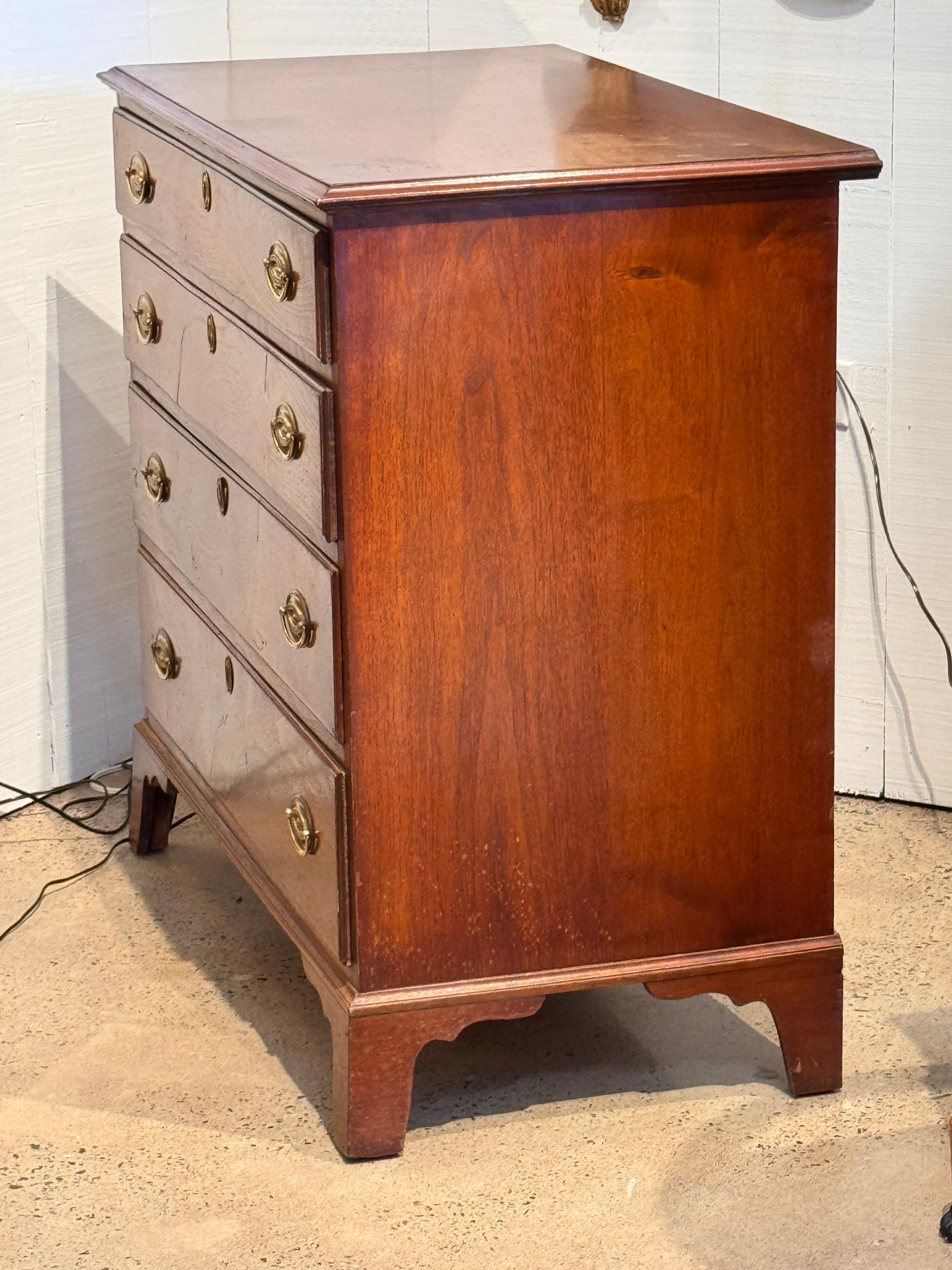 Cómoda del siglo XIX en venta 4