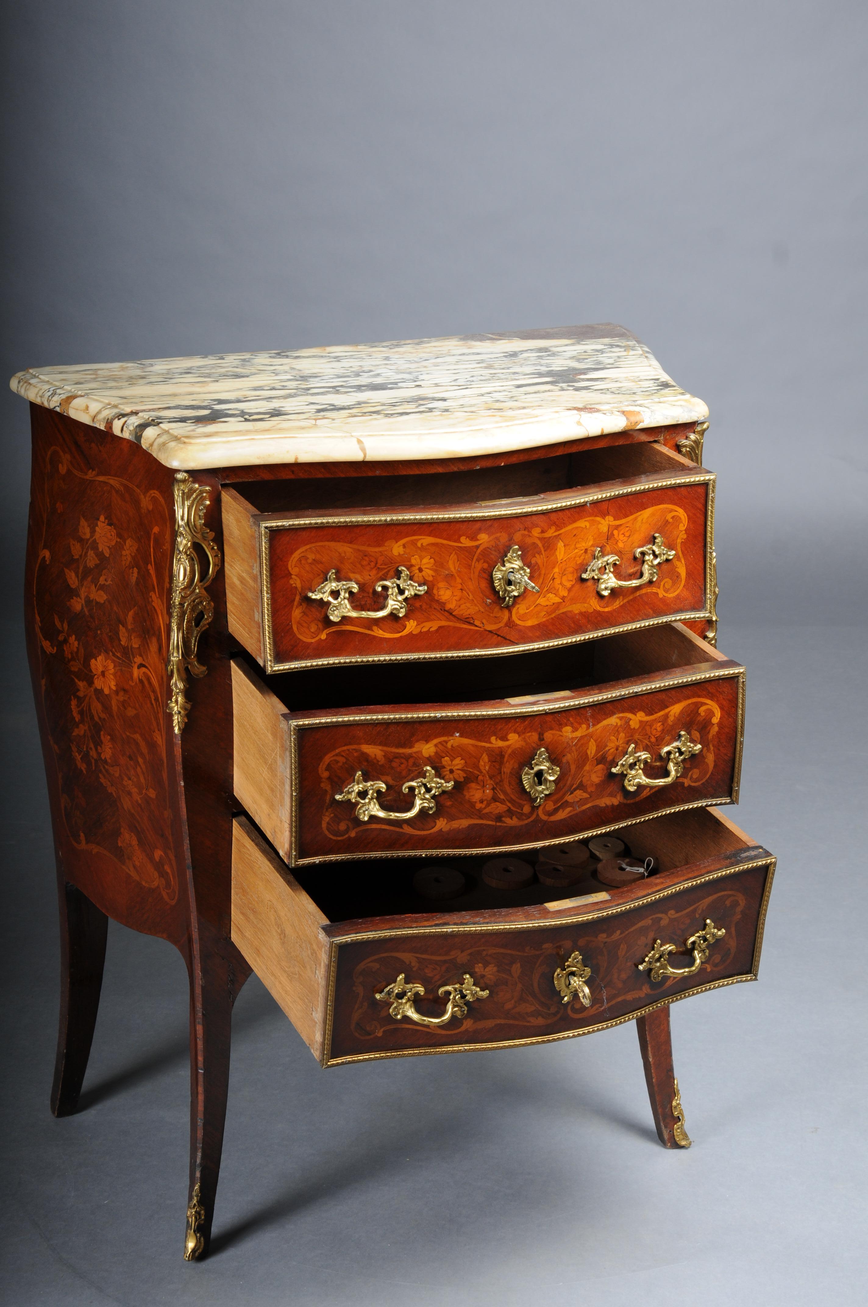 Gilt 19th Century chest of drawers Louis XV, Paris For Sale