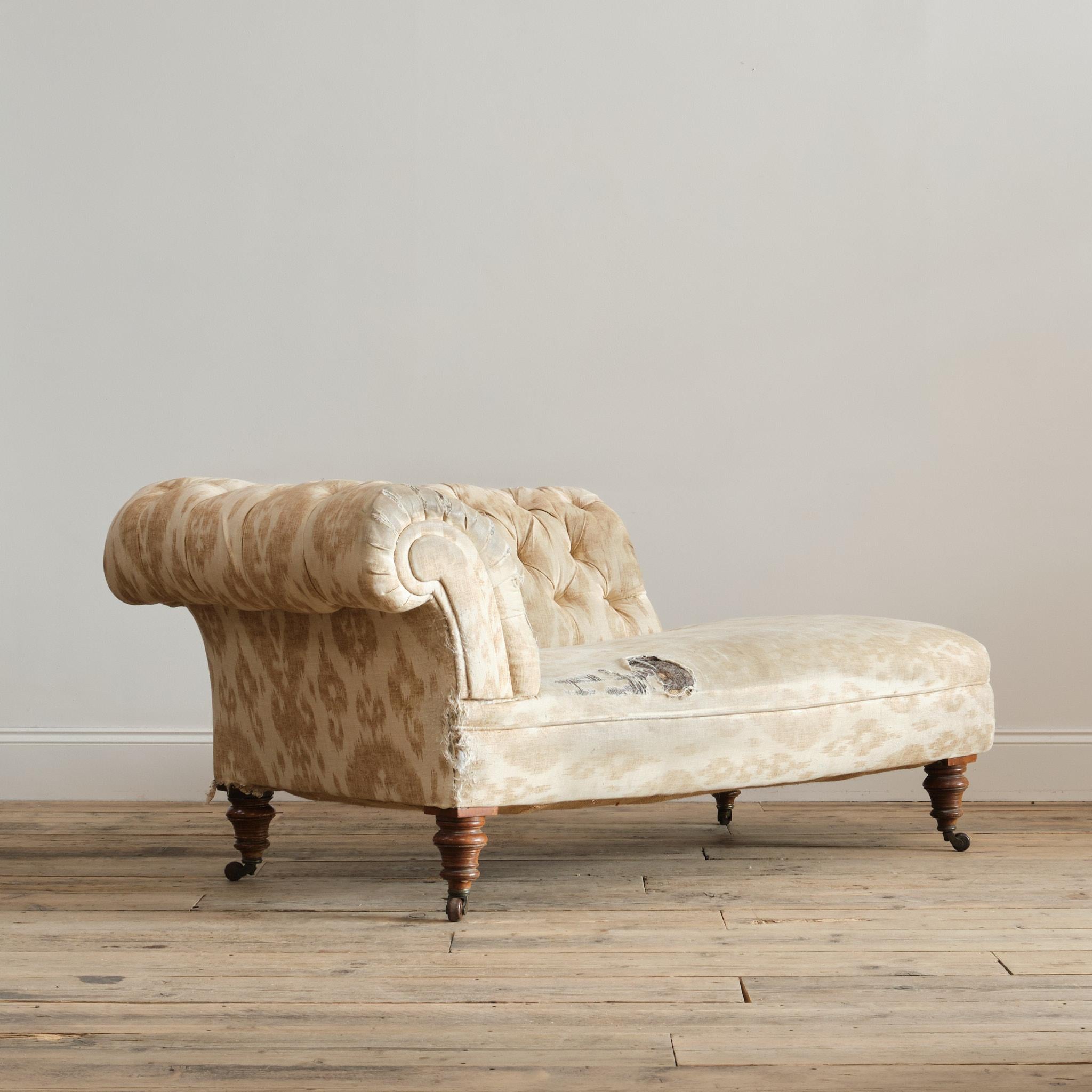Chaise Longue Chesterfield Siglo XIX Por Jas Shoolbred Inglés en venta