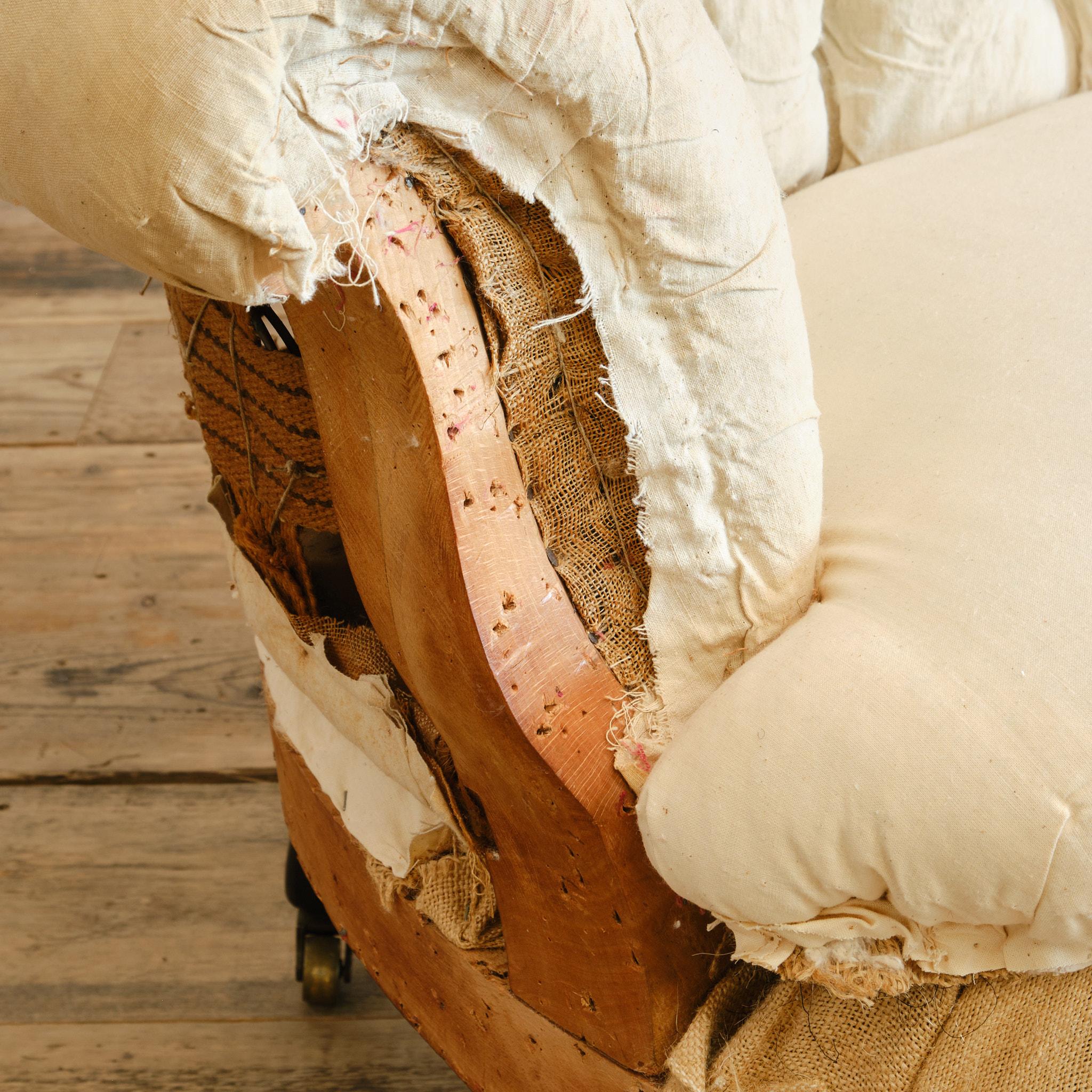Canapé Chesterfield attribué à Hampton and Sons du 19ème siècle en vente 6