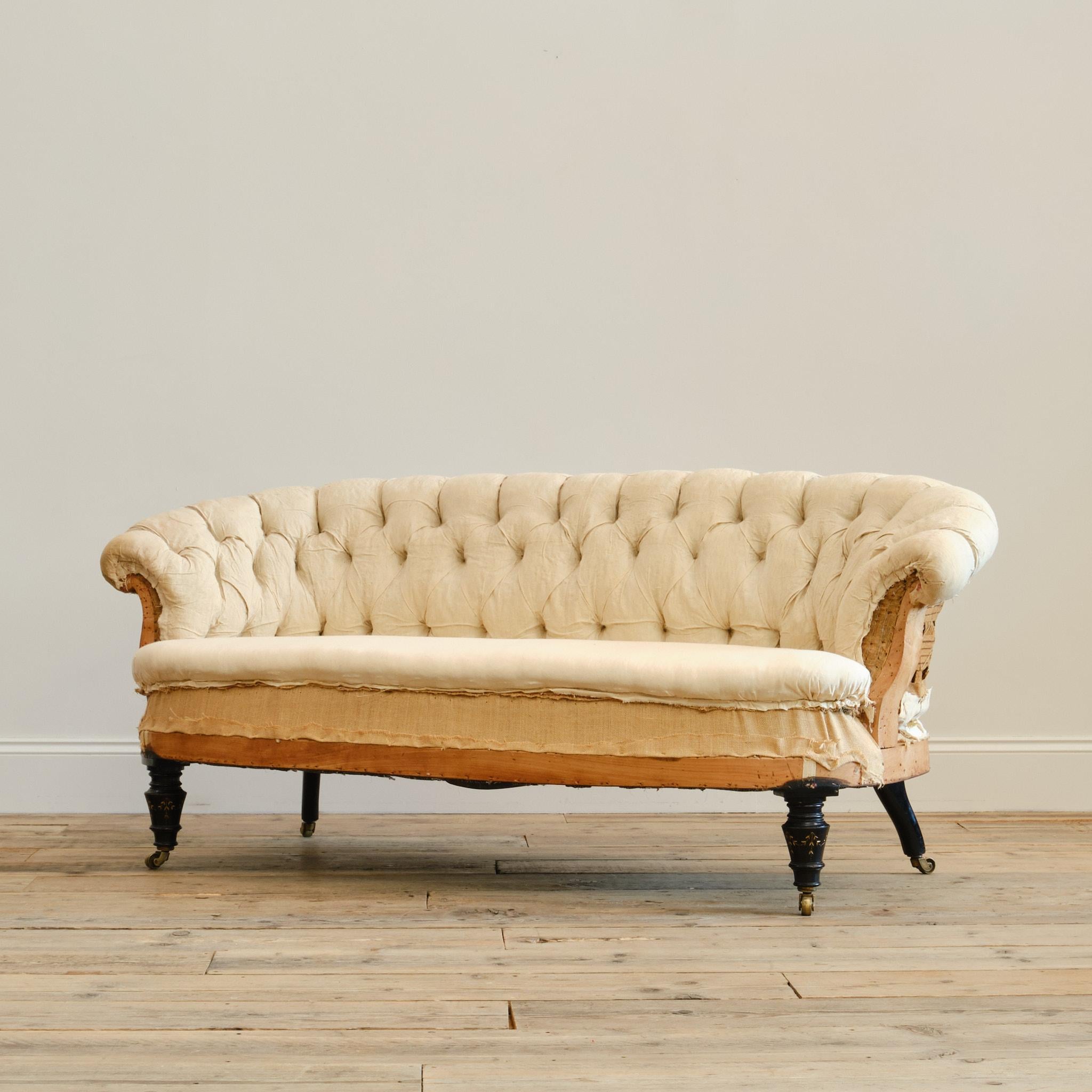 Canapé Chesterfield attribué à Hampton and Sons du 19ème siècle en vente 2