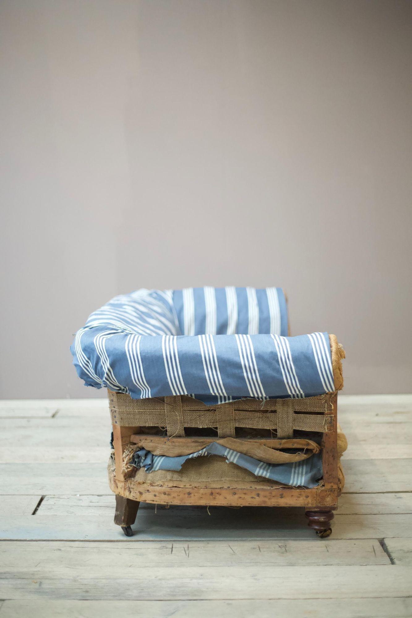 19th Century Chesterfield Sofa, Cornelius v Smith 1