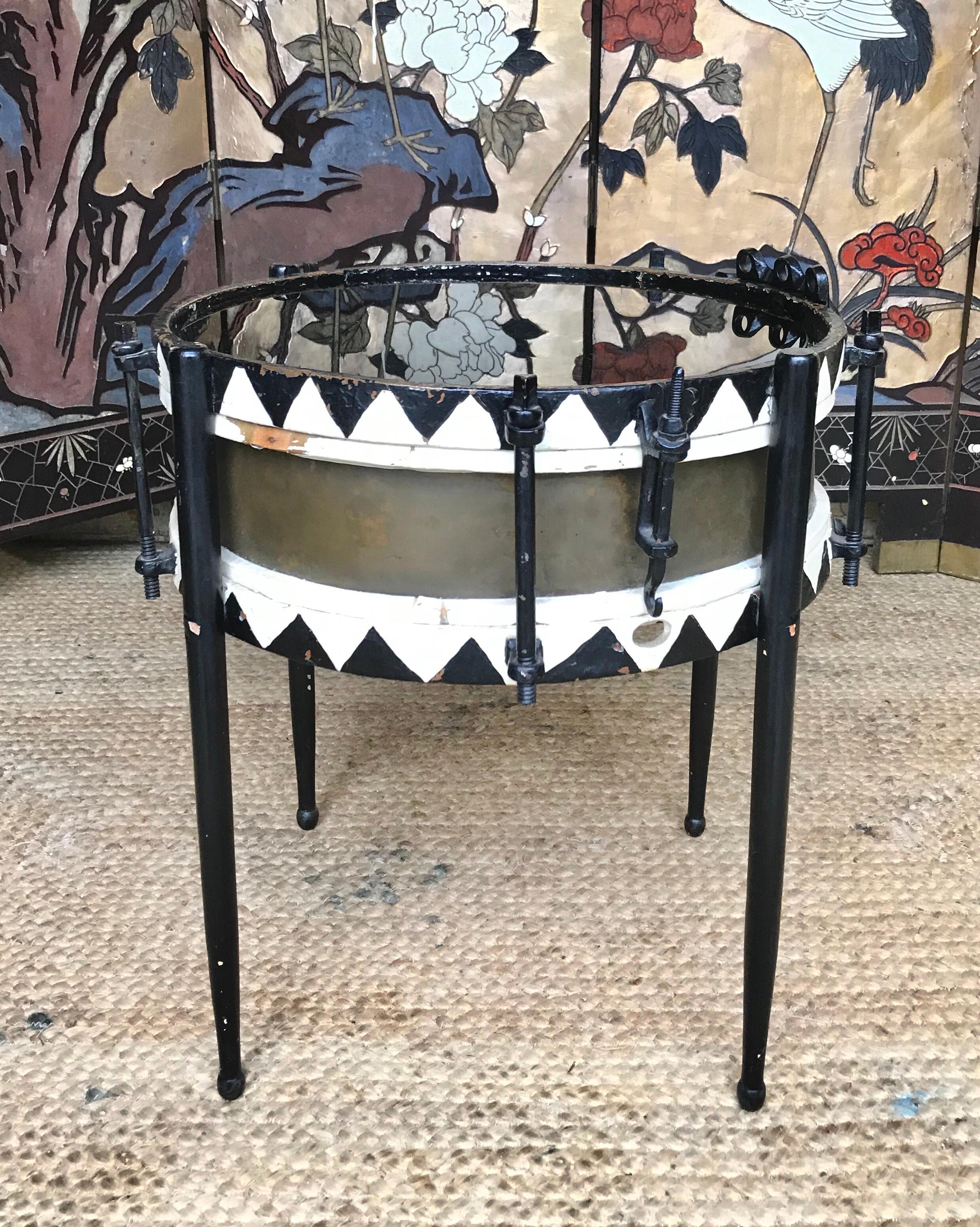 19th Century Chic and Petite Drum Cocktail Table For Sale 3