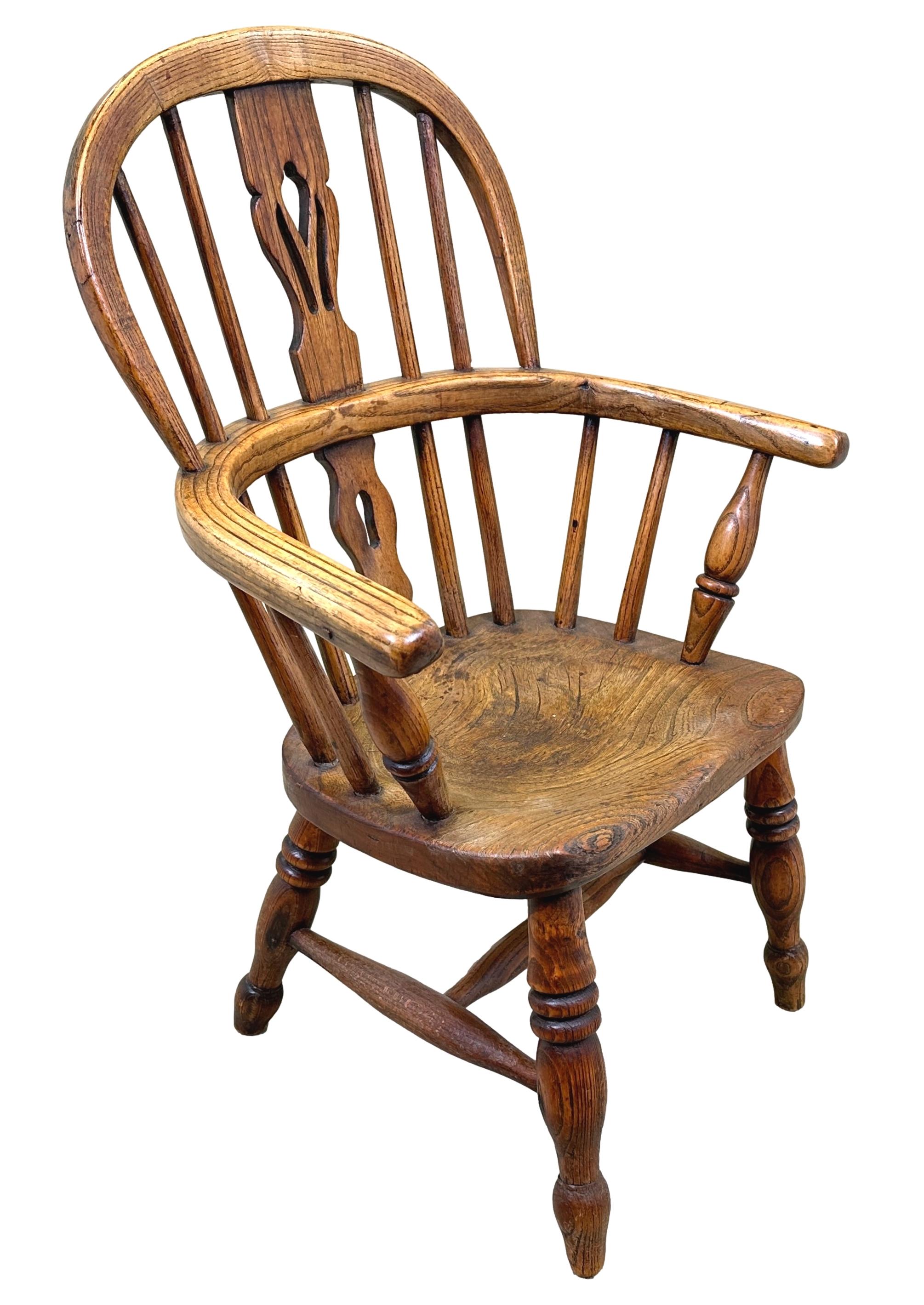 Frêne Fauteuil Windsor Childs du 19e siècle en vente