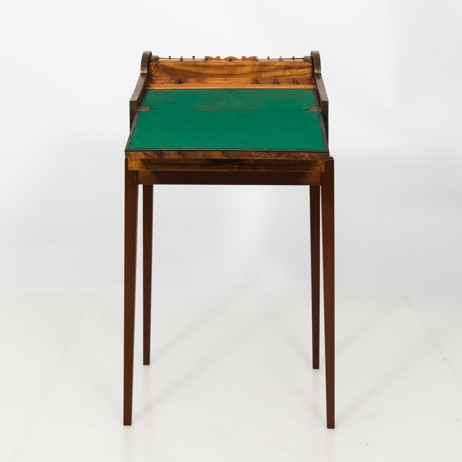 19th Century China Trade Desk In Good Condition In Stamford, CT