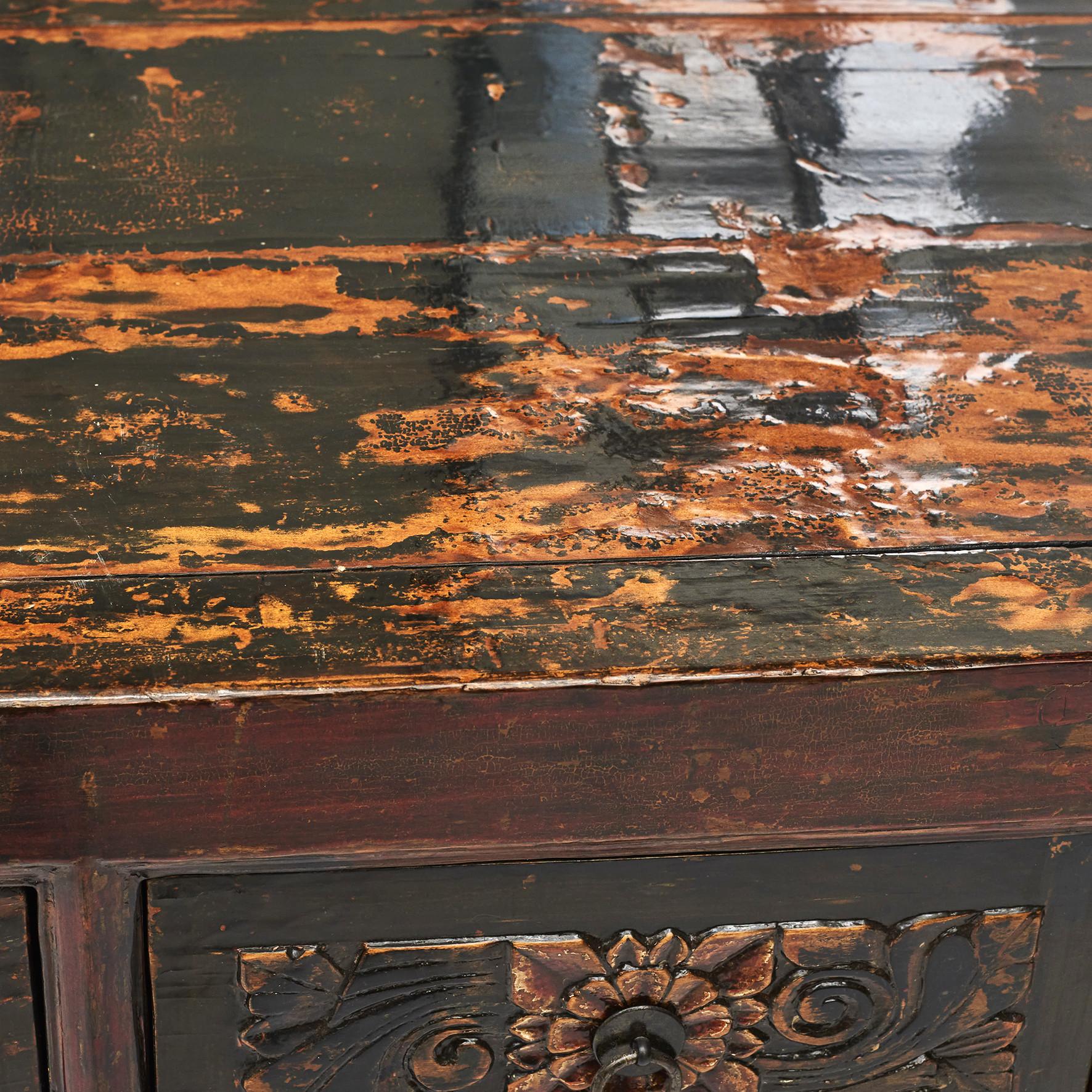 19th Century Chinese Altar Elmwood Sideboard In Good Condition In Kastrup, DK