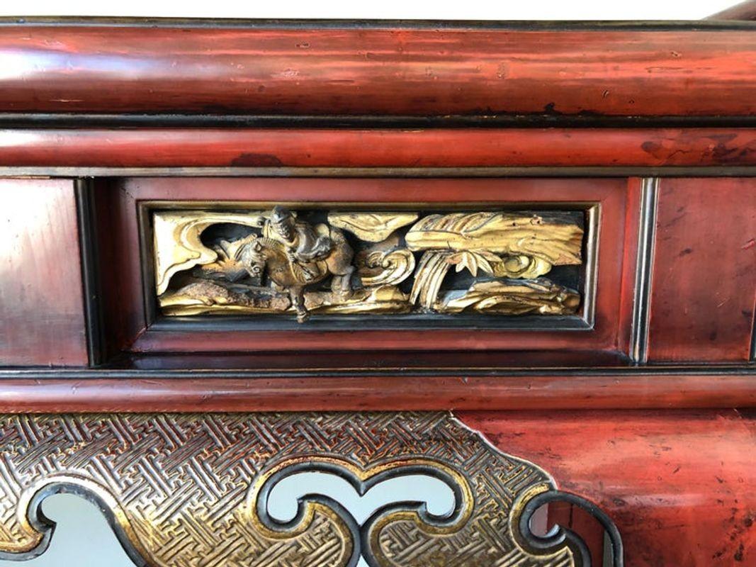 Table d'autel chinoise du XIXe sicle en vente 1