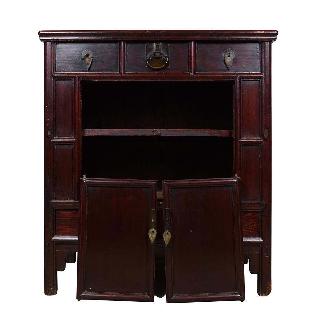 19th Century Chinese Antique Carved Shan XI 5 Drawers Cabinet/Side Table  In Distressed Condition For Sale In Pomona, CA