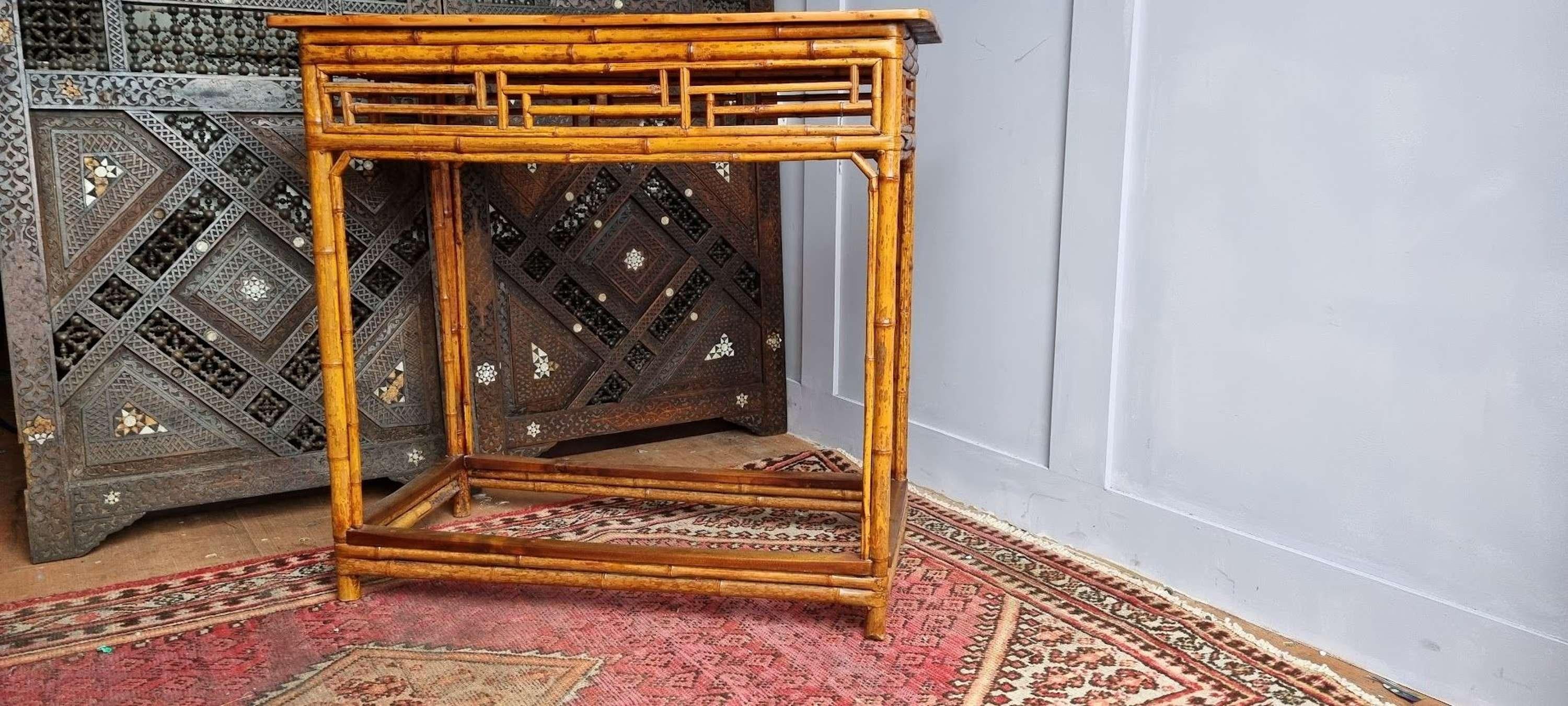 Bamboo 19th century Chinese bamboo Brighton Pavilion chairs and side table For Sale