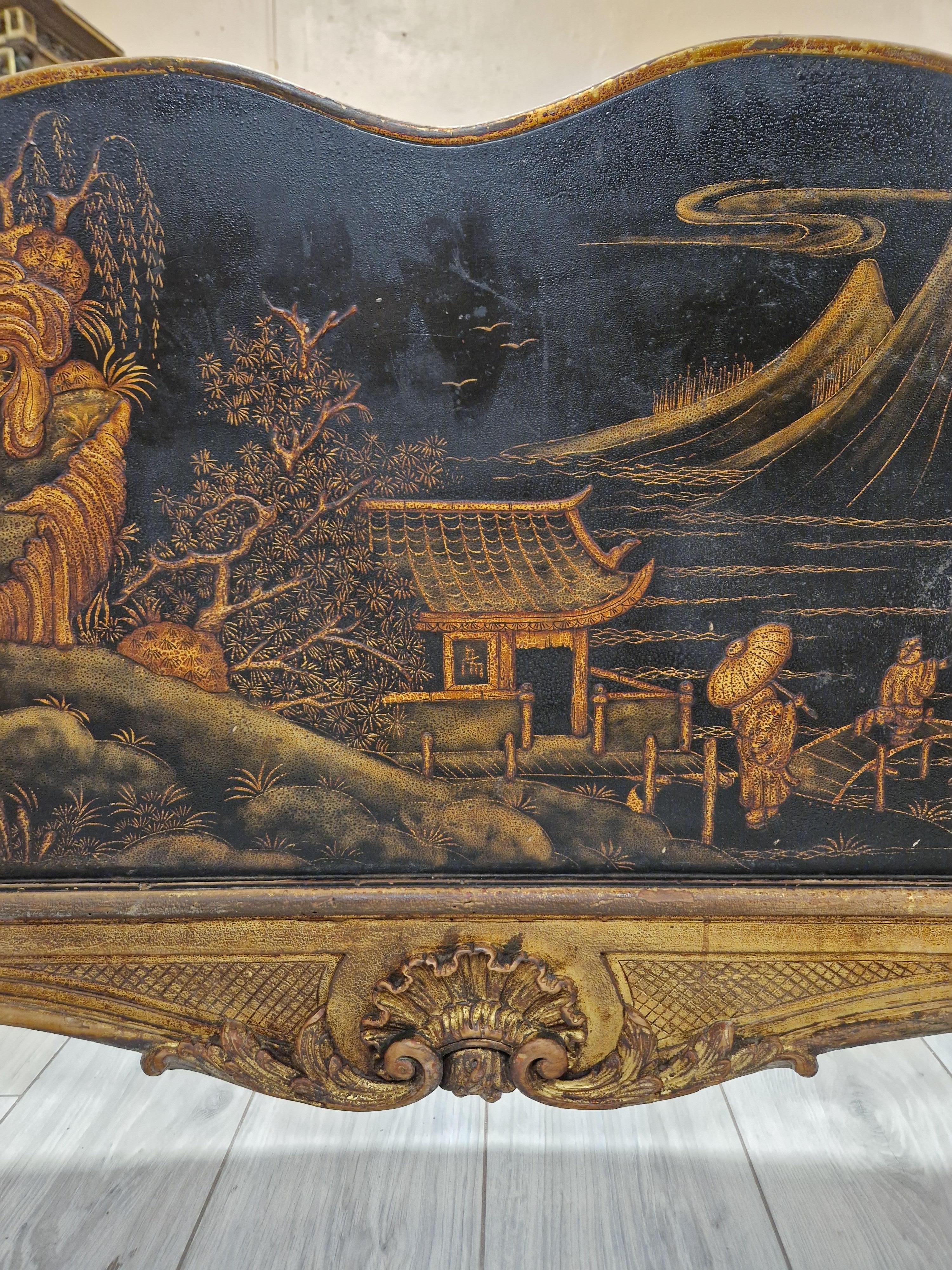 Chinesisches Bett aus Massivholz aus dem 19. (Französisch) im Angebot