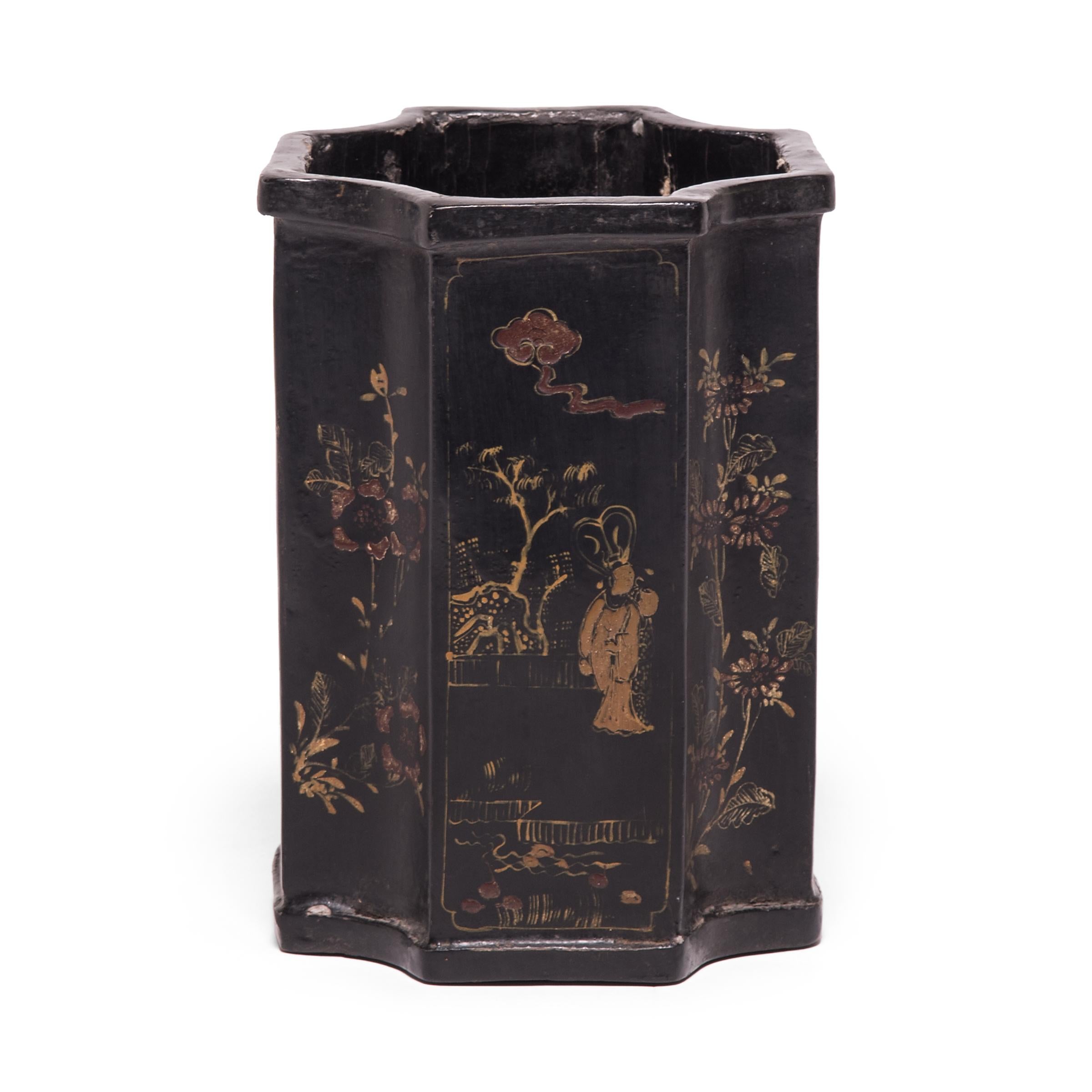 Lacquered 19th Century Chinese Black Lacquer and Gilt Brush Pot