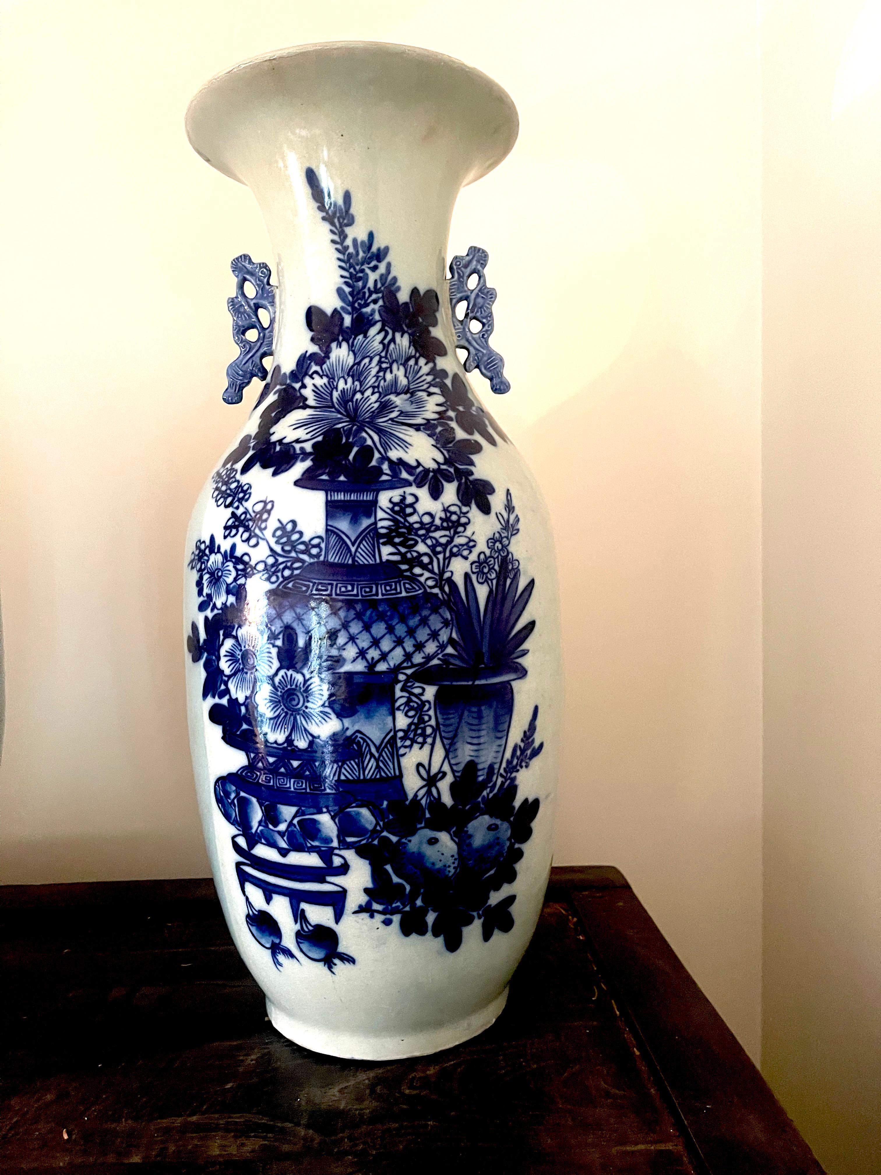 19th Century Chinese Blue and White Baluster Form Porcelain Urn or Vase In Good Condition For Sale In Essex, MA