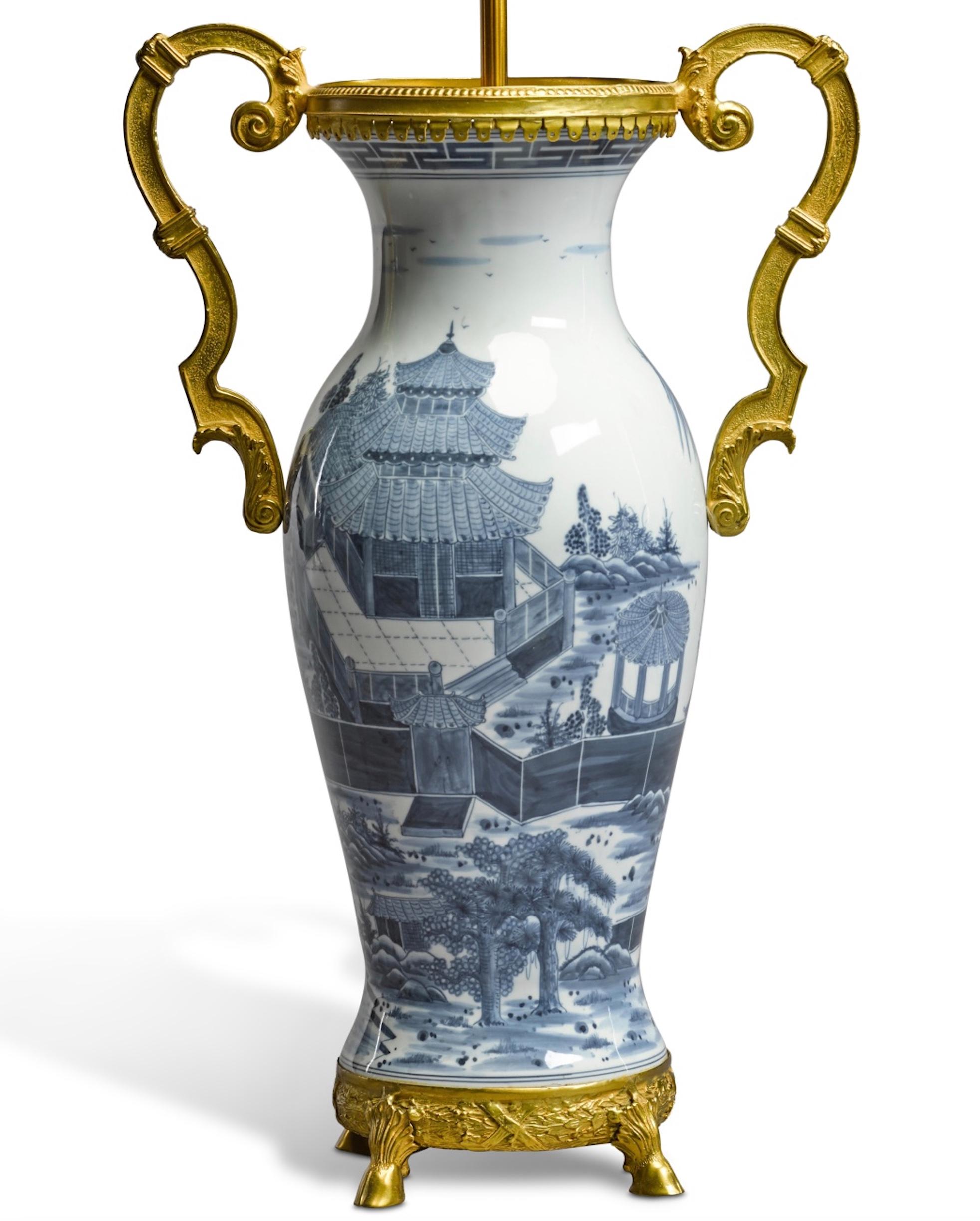 19th Century Chinese Blue and White Baluster Porcelain Antique Table Lamp For Sale 3