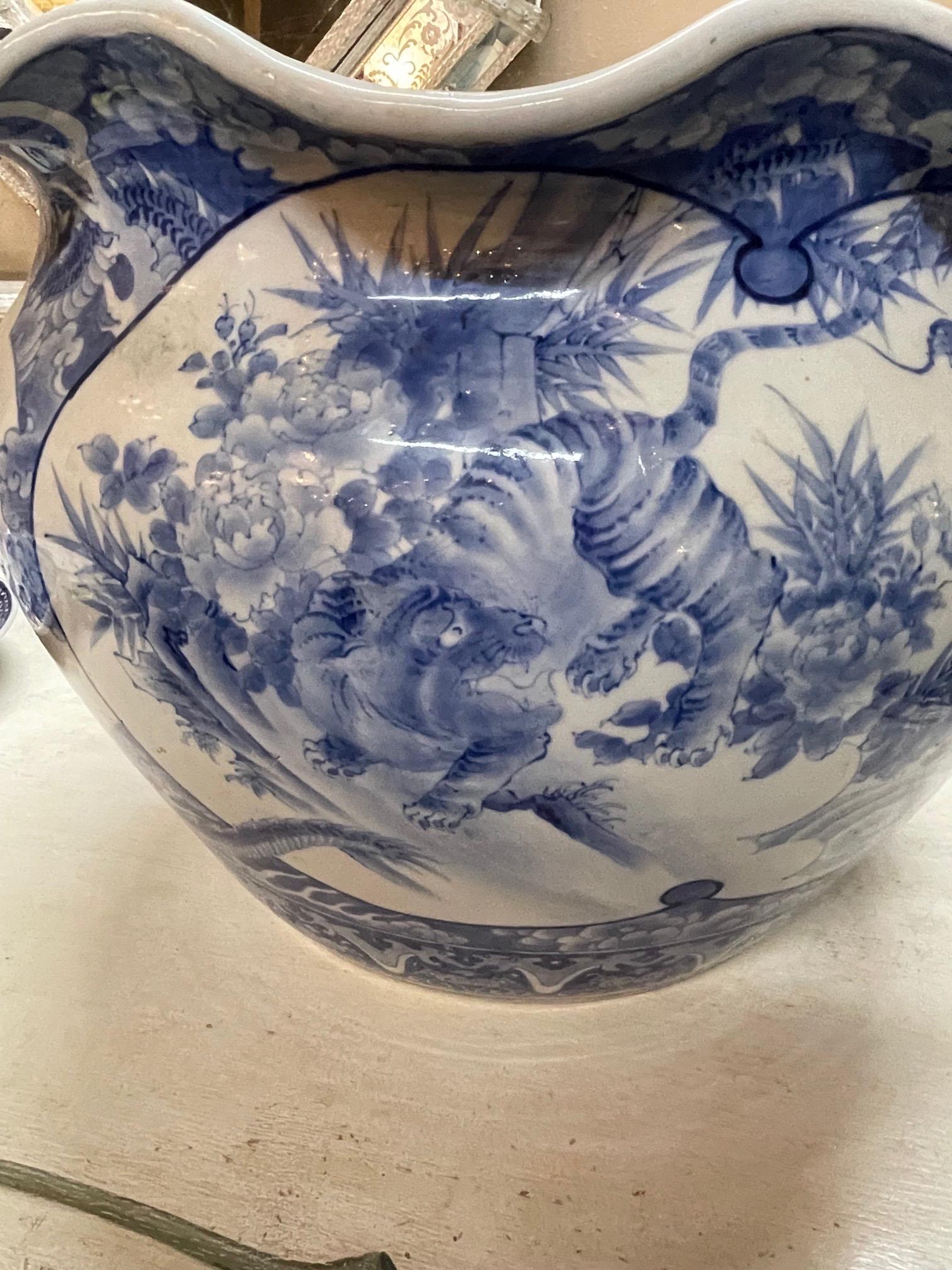 19th Century Chinese Blue and White Cantonese Jardinere In Good Condition In Dallas, TX