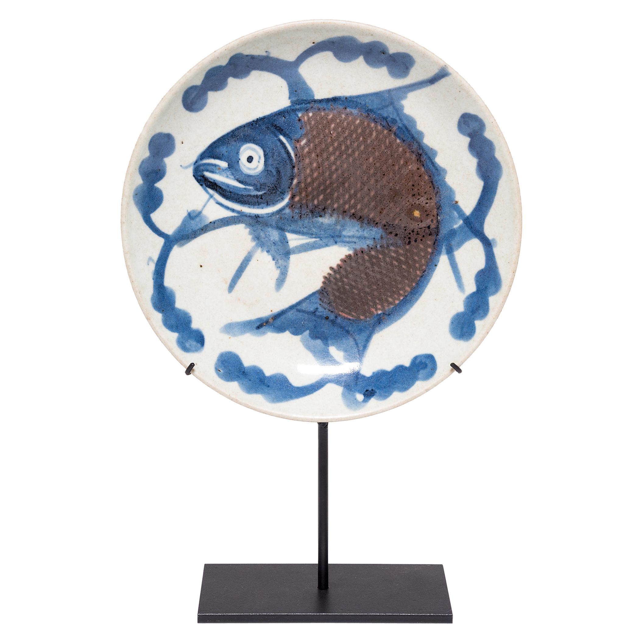 19th Century Chinese Blue and White Fish Plate on Stand