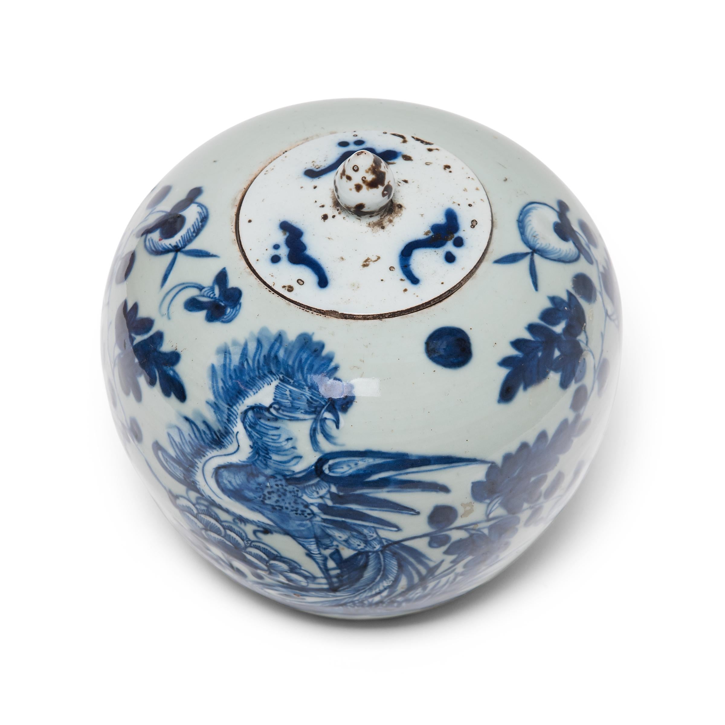 19th Century Chinese Blue and White Peony Jar In Good Condition In Chicago, IL