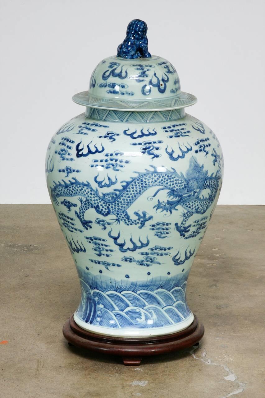 19th Century Chinese Blue and White Porcelain Ginger Jar 1