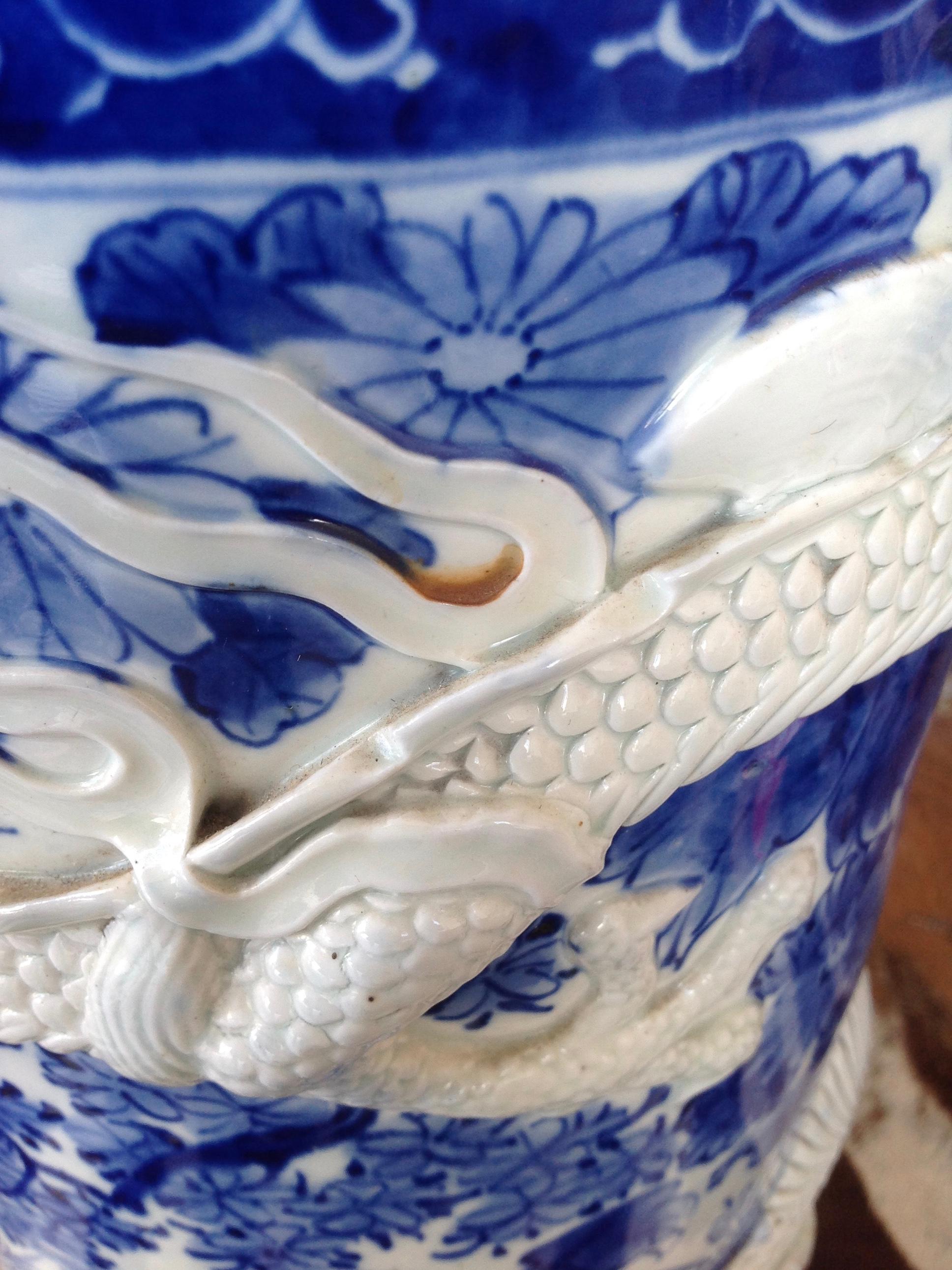19th Century Chinese Blue and White Umbrella Stand In Good Condition In West Palm Beach, FL