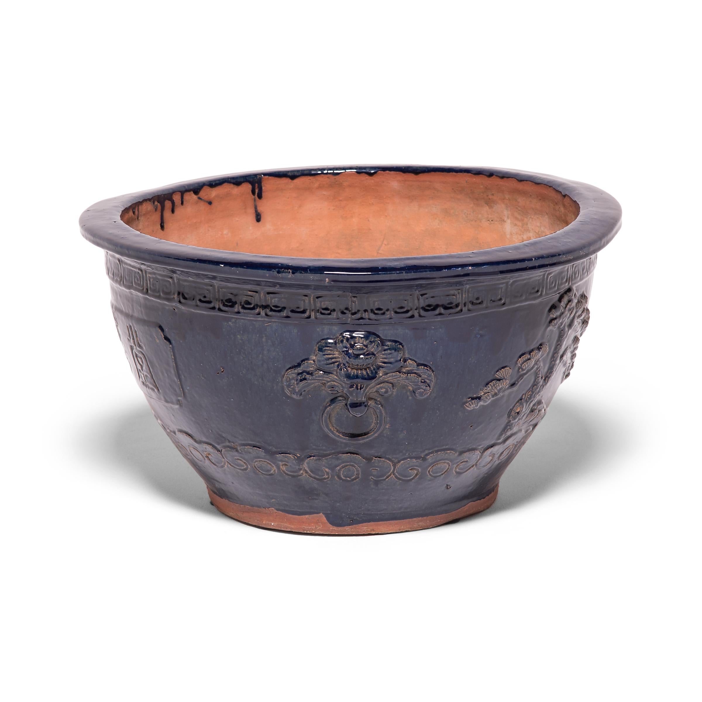 19th Century Chinese Blue Glazed Longevity Bowl In Good Condition In Chicago, IL