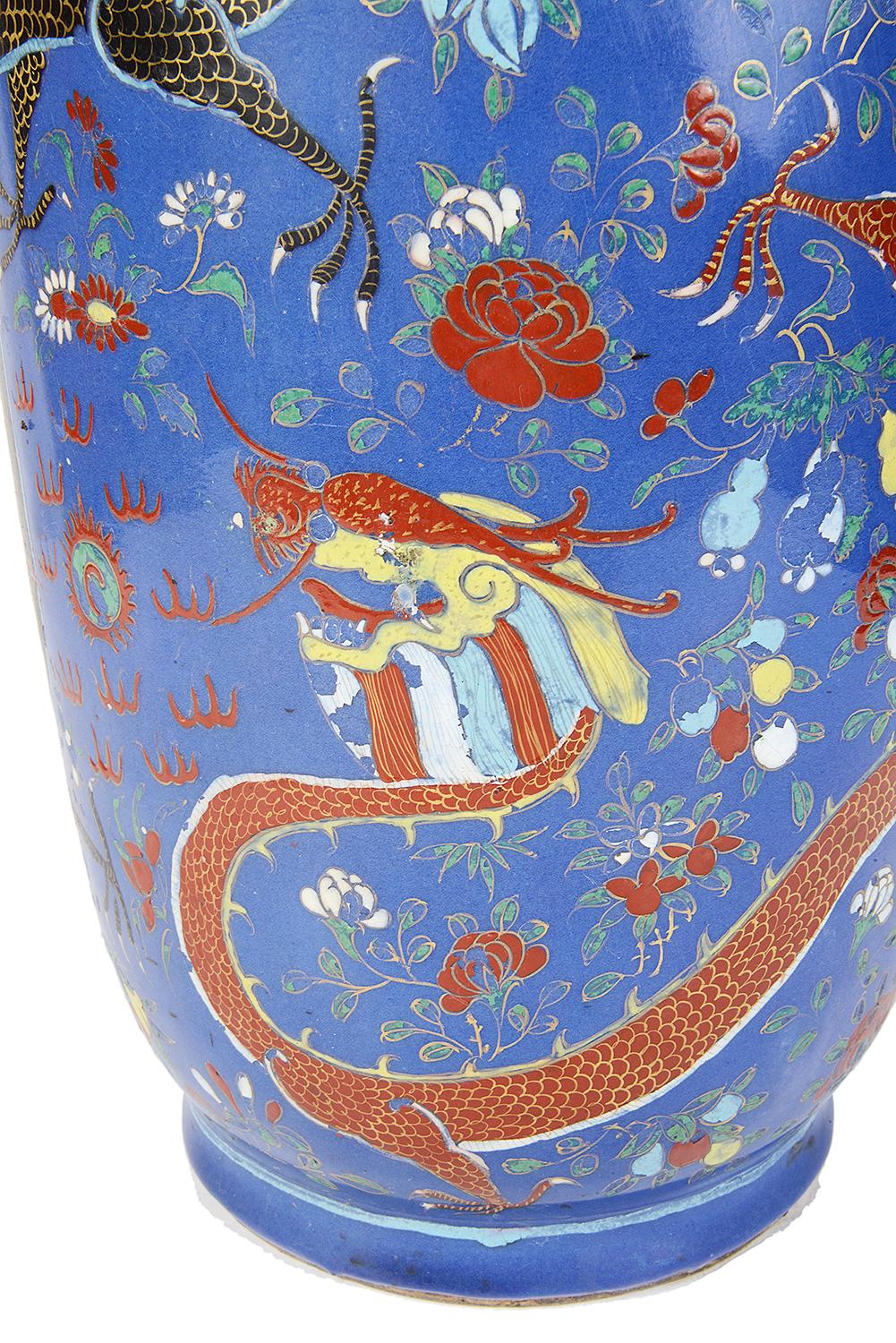 Vase ou lampe chinoise du 19ème siècle à fond bleu Bon état - En vente à Brighton, Sussex
