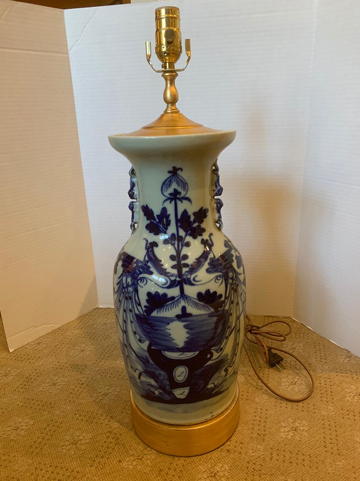 19th century Chinese blue and white porcelain lamp
New wiring.