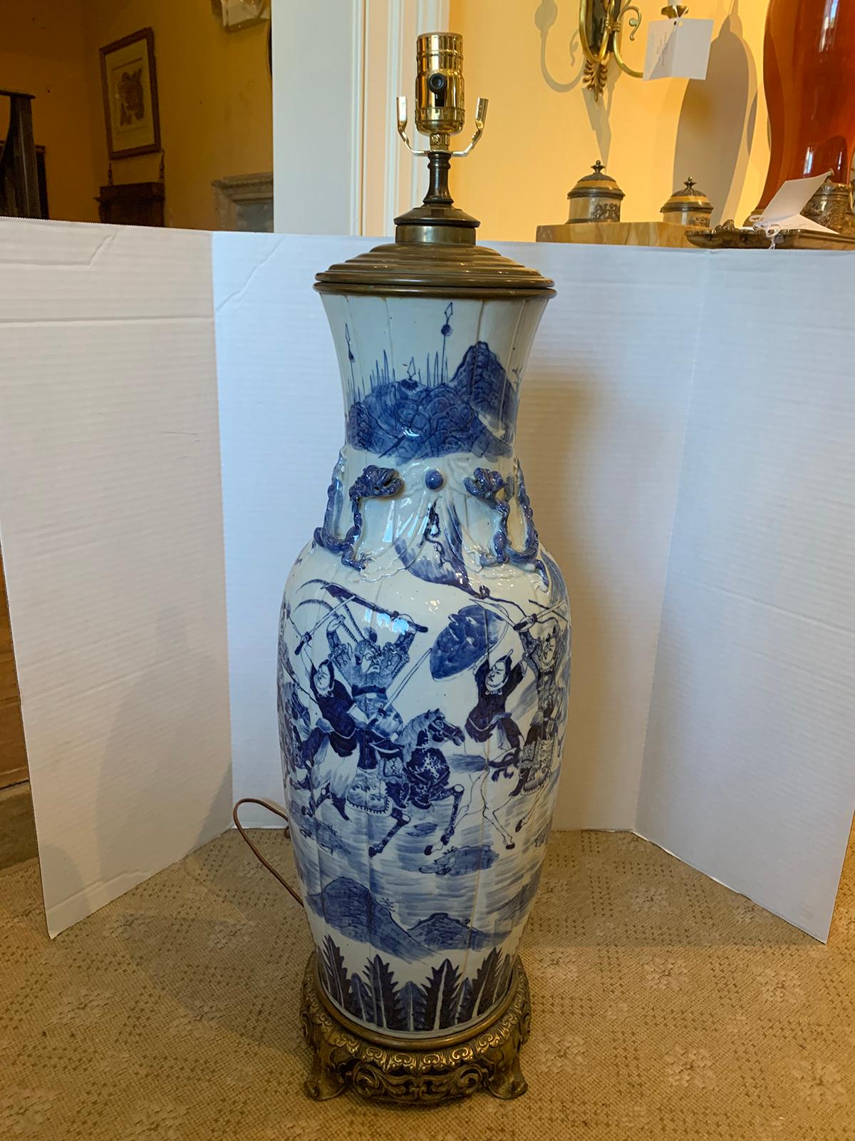 19th Century Chinese Blue and White Porcelain Lamp with Bronze Mounts 9