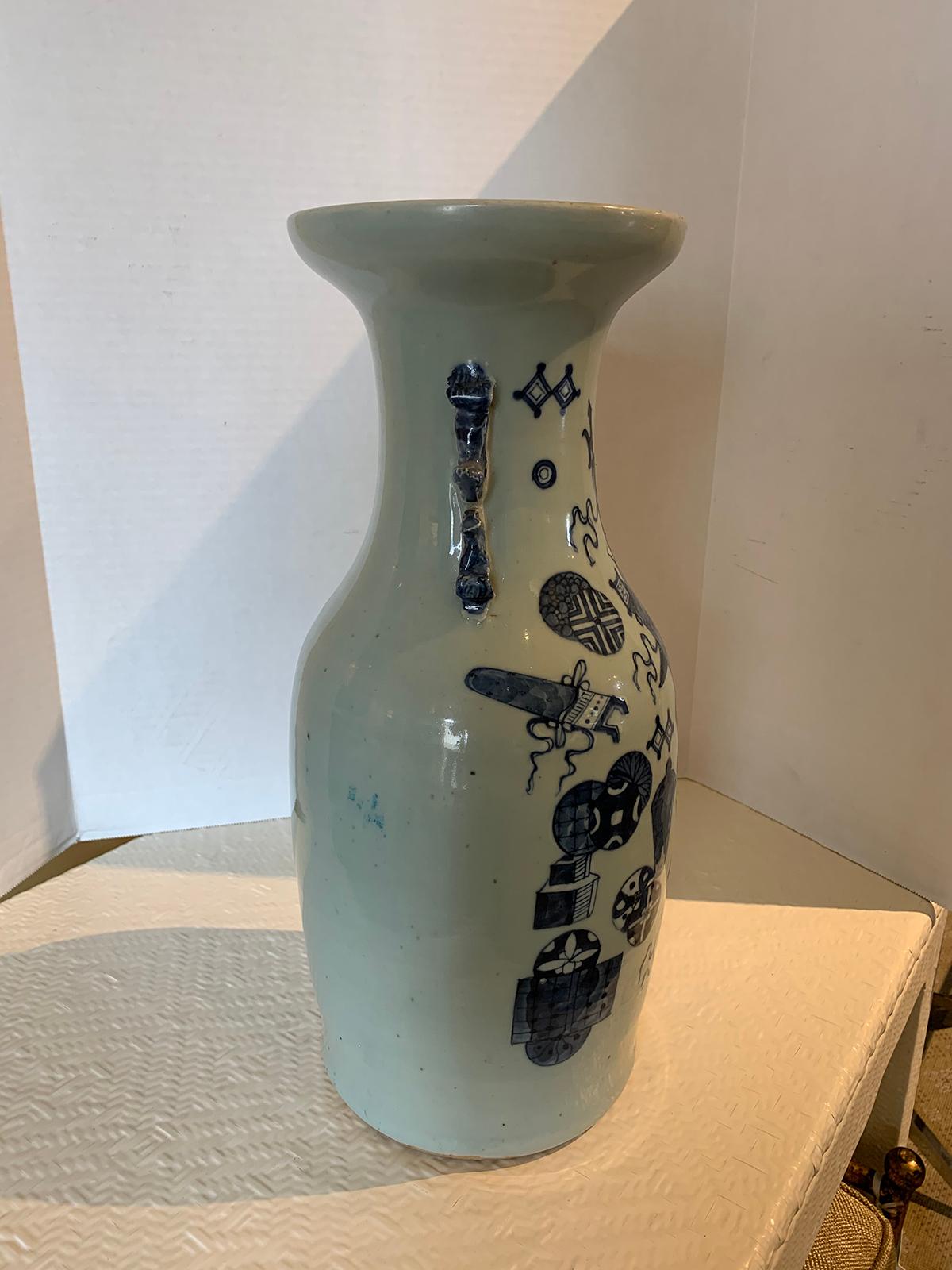 19th Century Chinese Blue and White Porcelain Vase, Unmarked For Sale 1