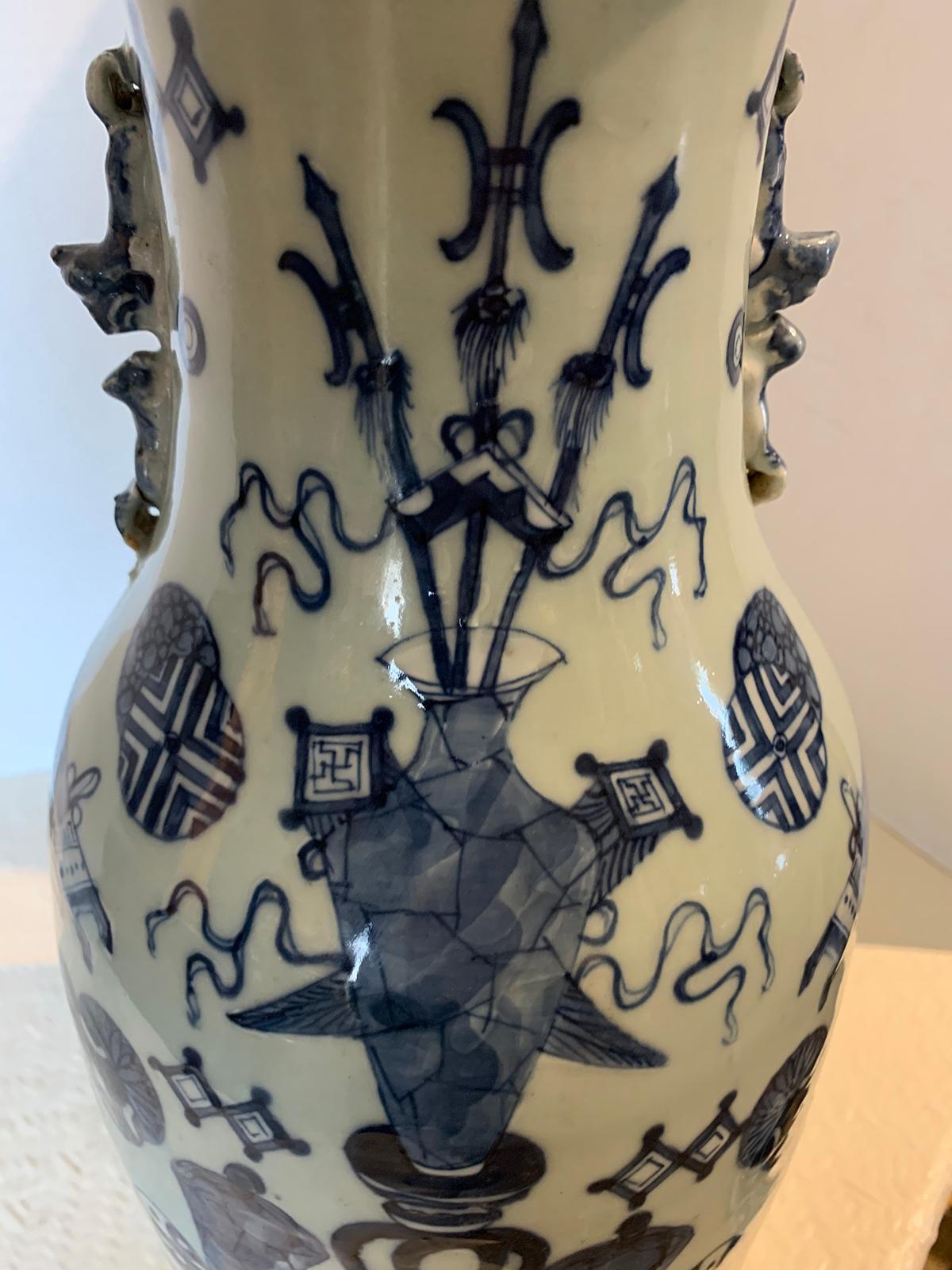 19th Century Chinese Blue and White Porcelain Vase, Unmarked For Sale 4