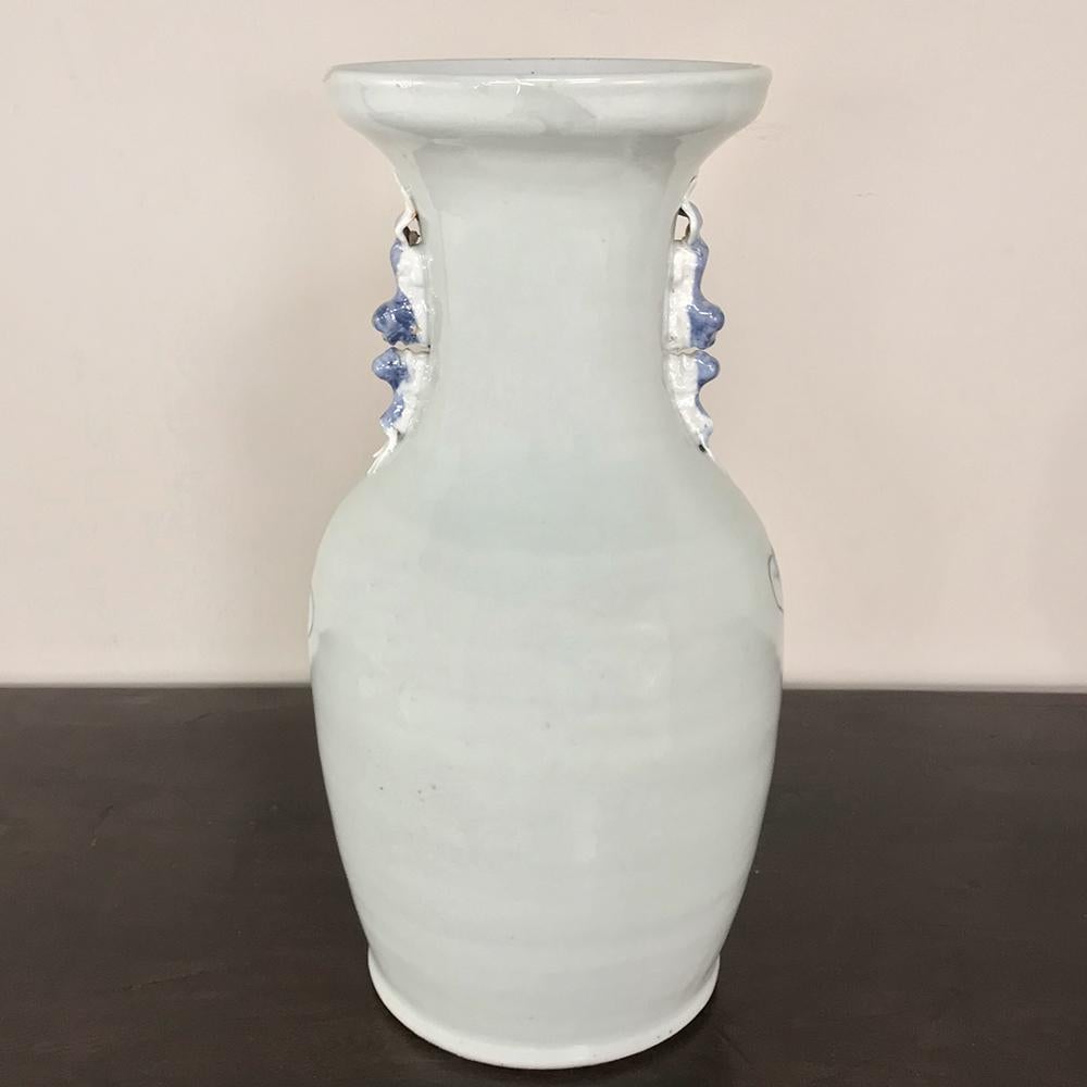 Chinoiserie 19th Century Chinese Blue and White Vase