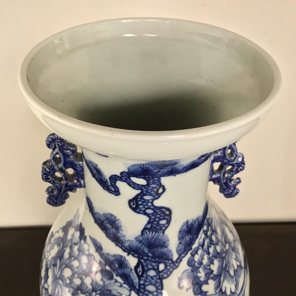 19th Century Chinese Blue and White Vase 1