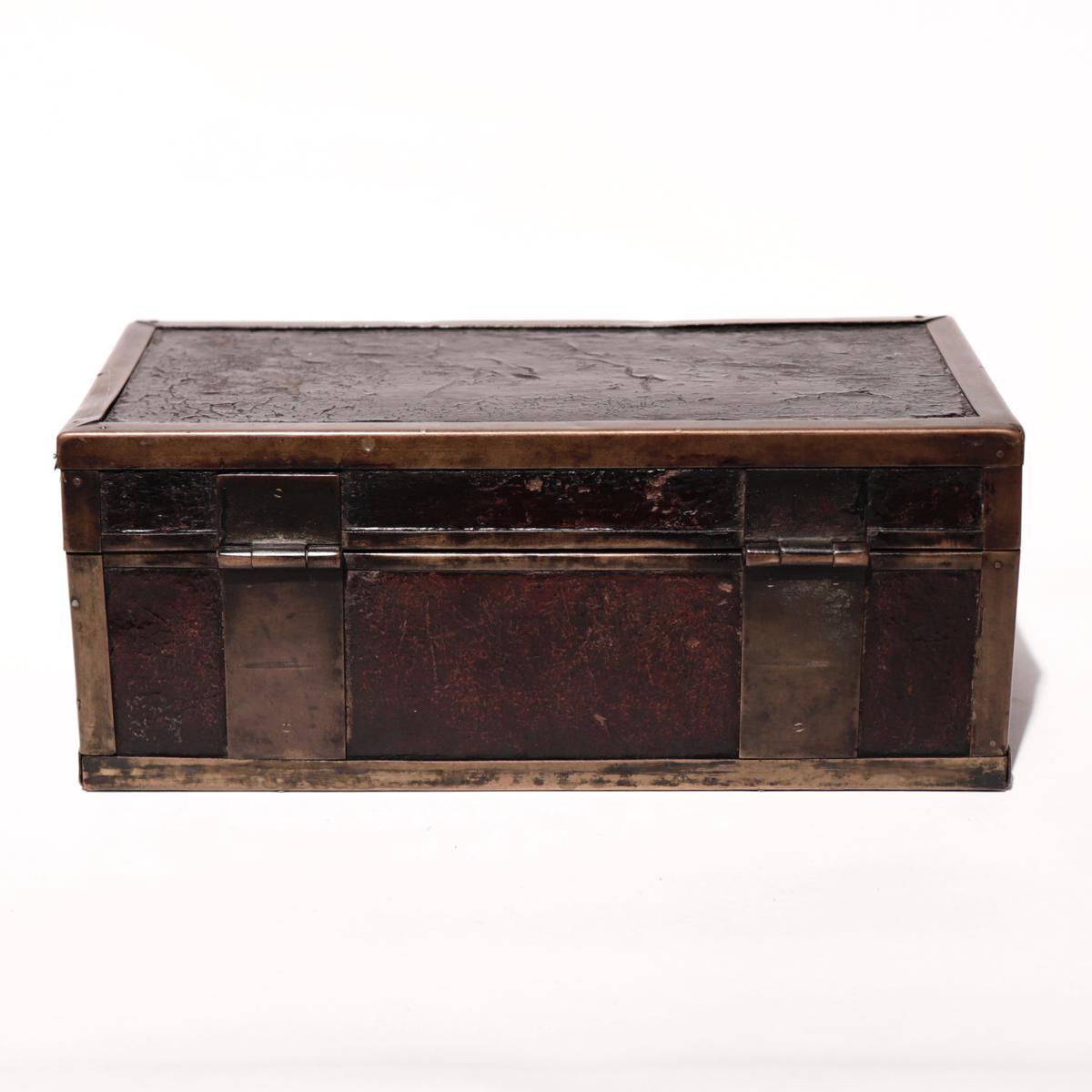 19th Century Chinese Brass and Lacquered Wood Document Box In Good Condition For Sale In New York, NY