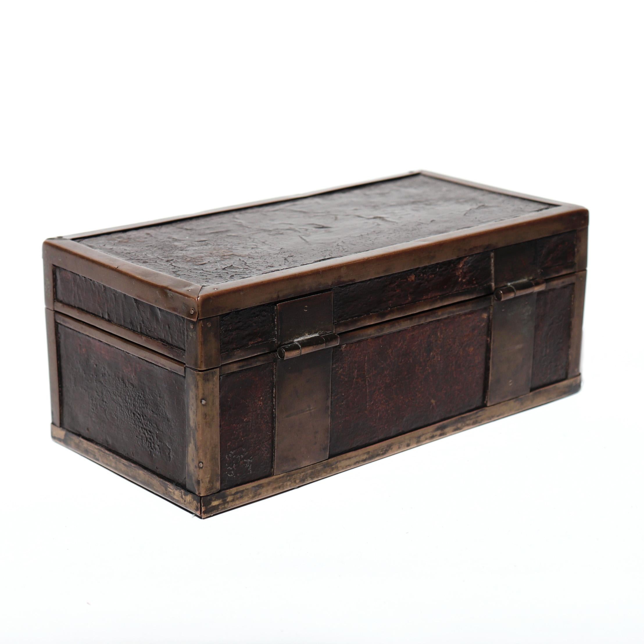 19th Century Chinese Brass and Lacquered Wood Document Box For Sale 2