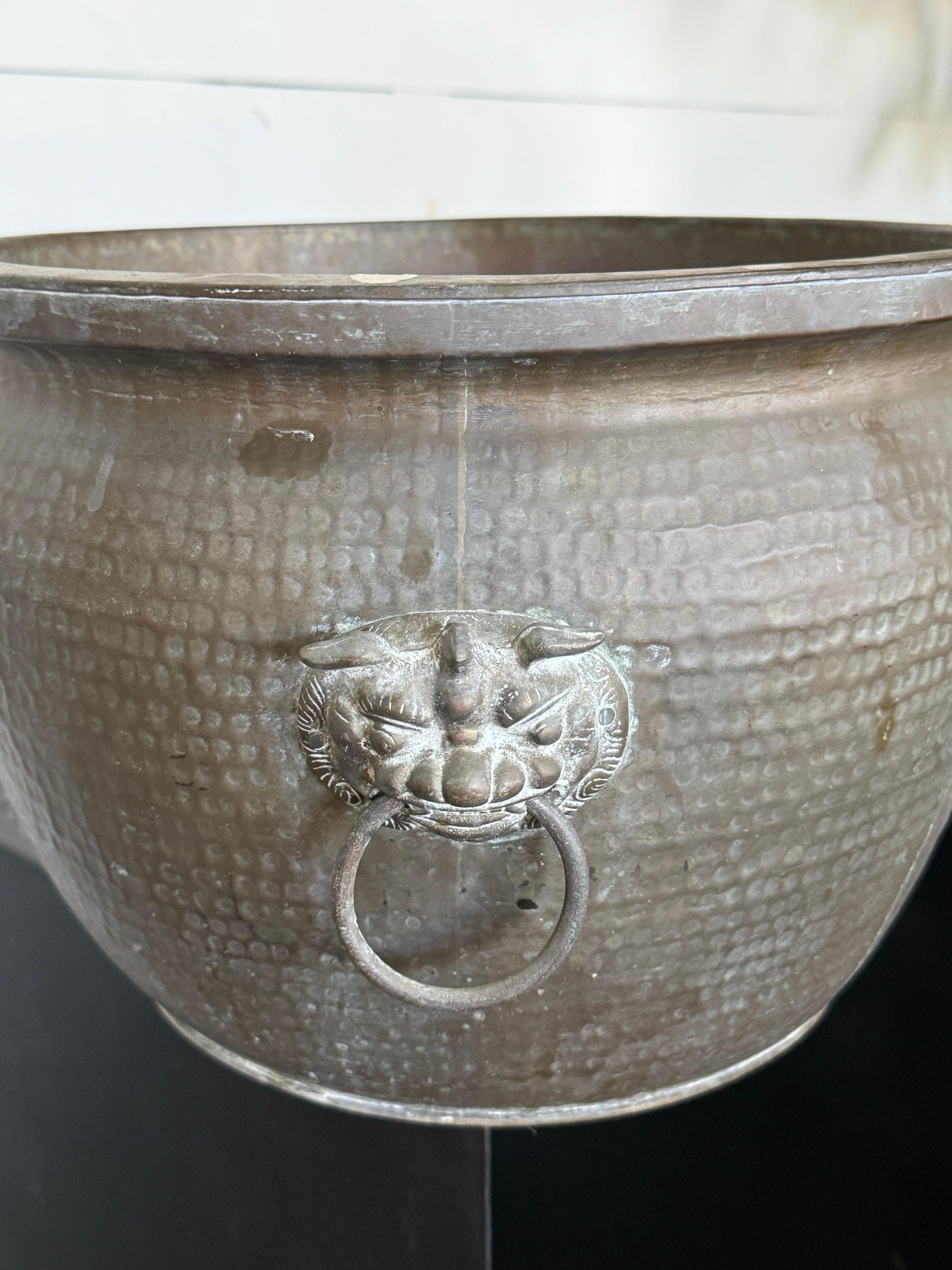 Vaso cinese in ottone del XIX secolo in vendita 4