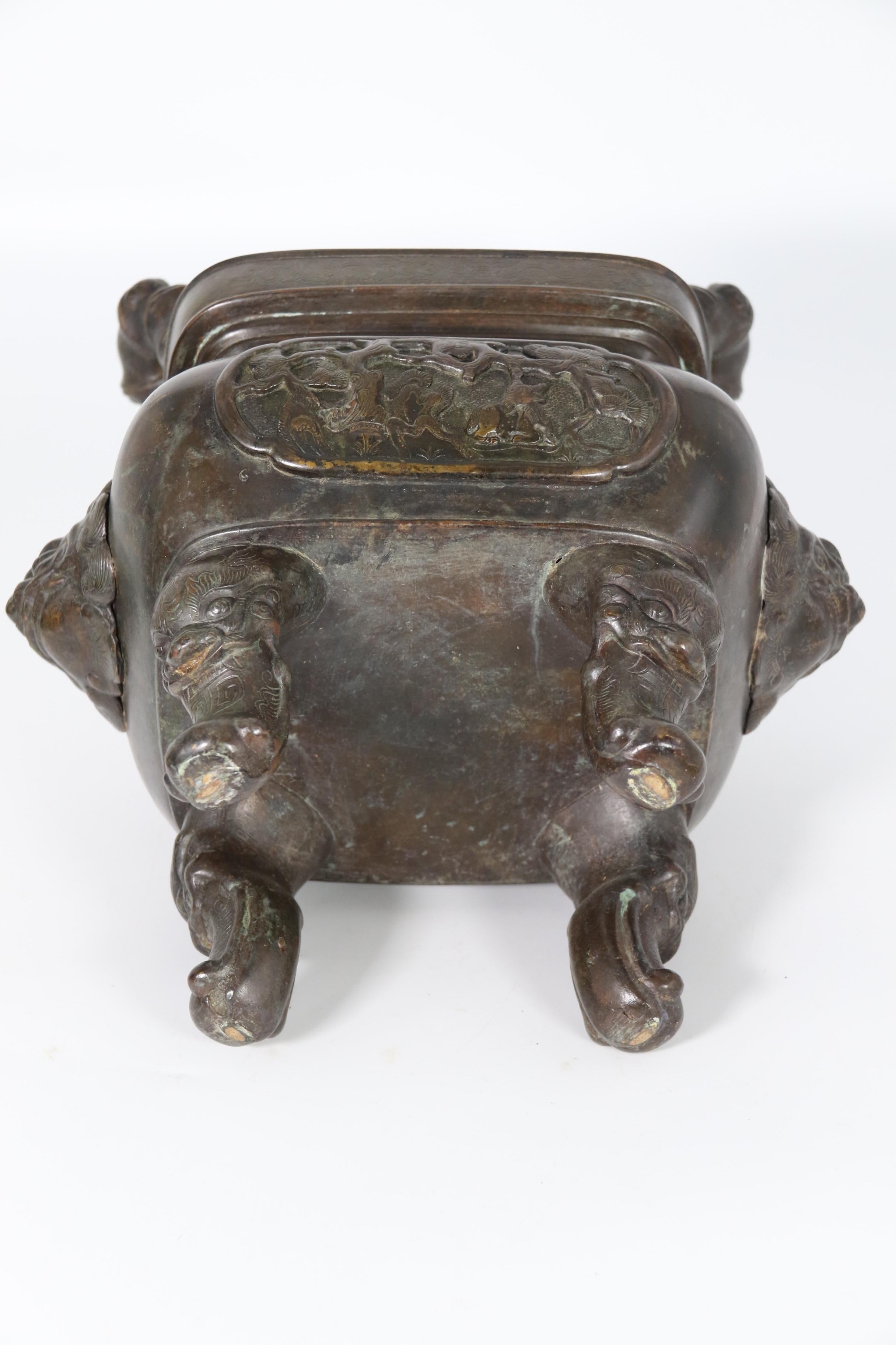 19th century Chinese bronze cencer with Buddhist lion decoration circa 1860 For Sale 9