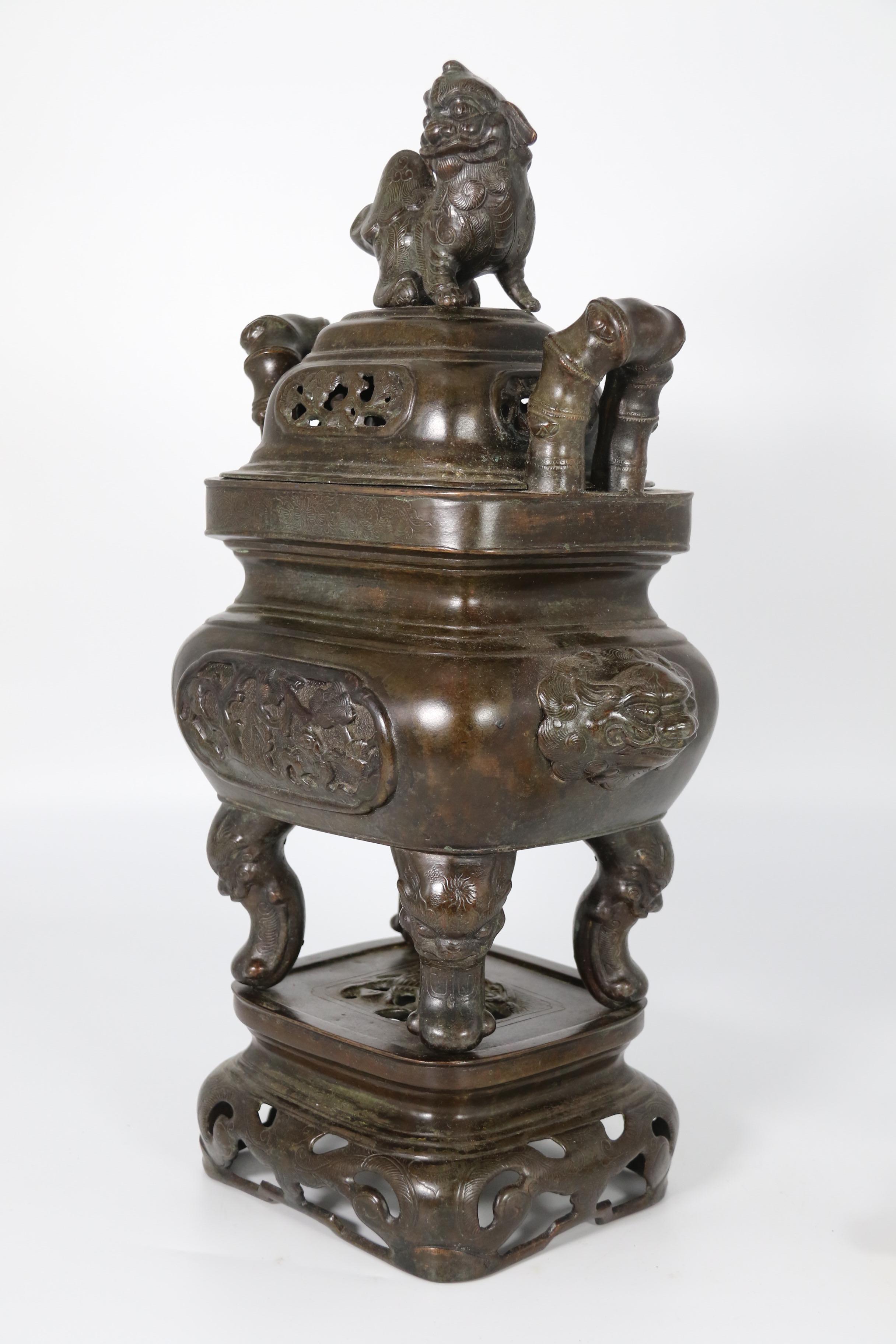 19th century Chinese bronze cencer with Buddhist lion decoration circa 1860 For Sale 1