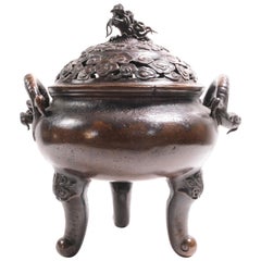 Chinesisches Bronzegefäß mit Deckel aus dem 19. Jahrhundert