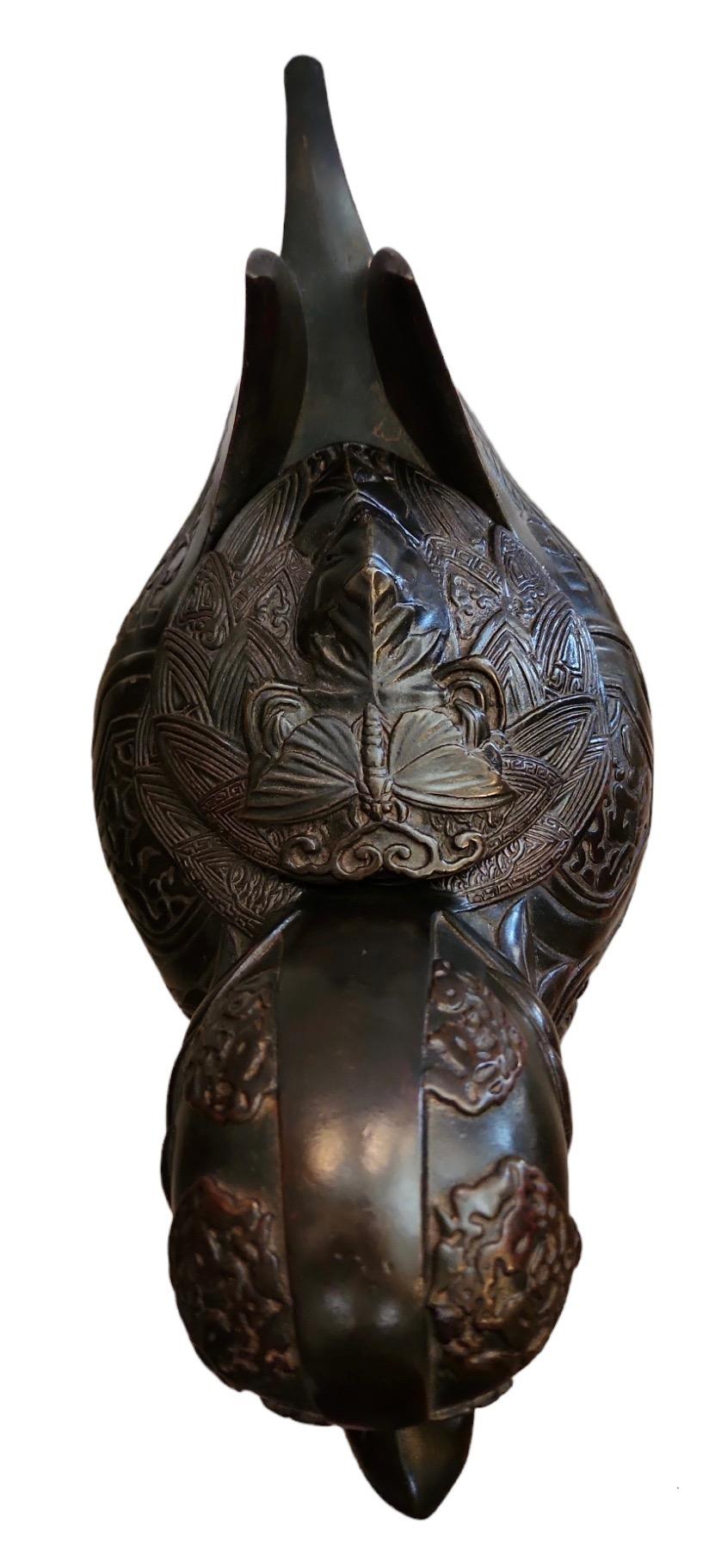 19th Century Chinese Bronze Incense Vessel In Good Condition For Sale In Los Angeles, CA