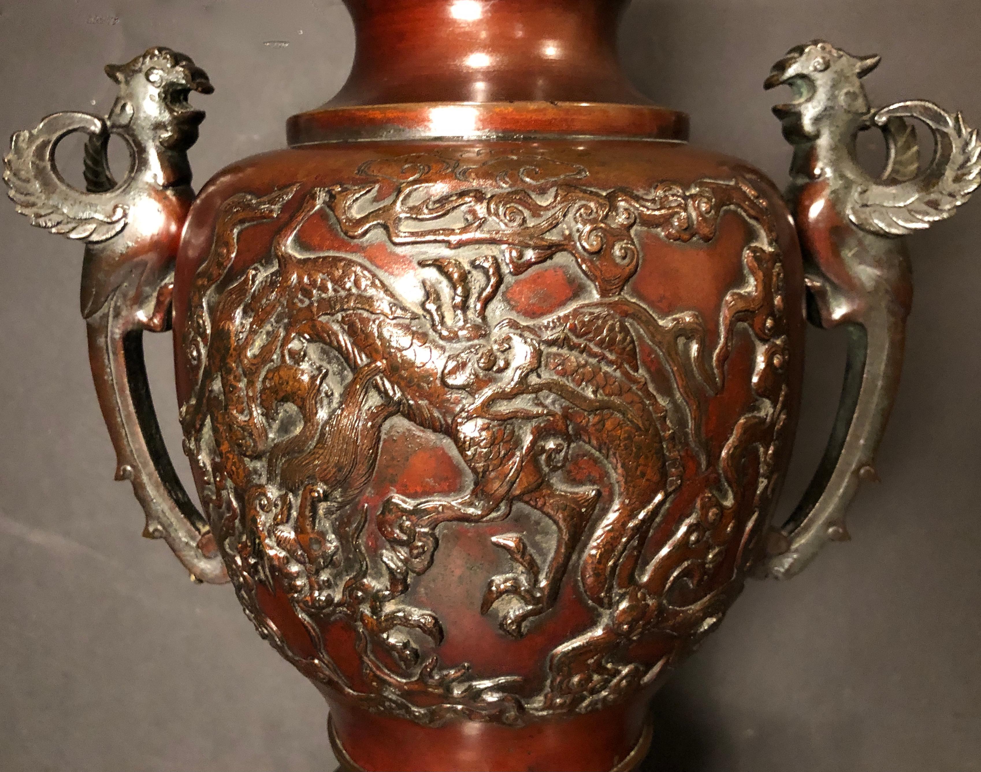 19th Century Chinese Bronze Urn as Lamp For Sale 1