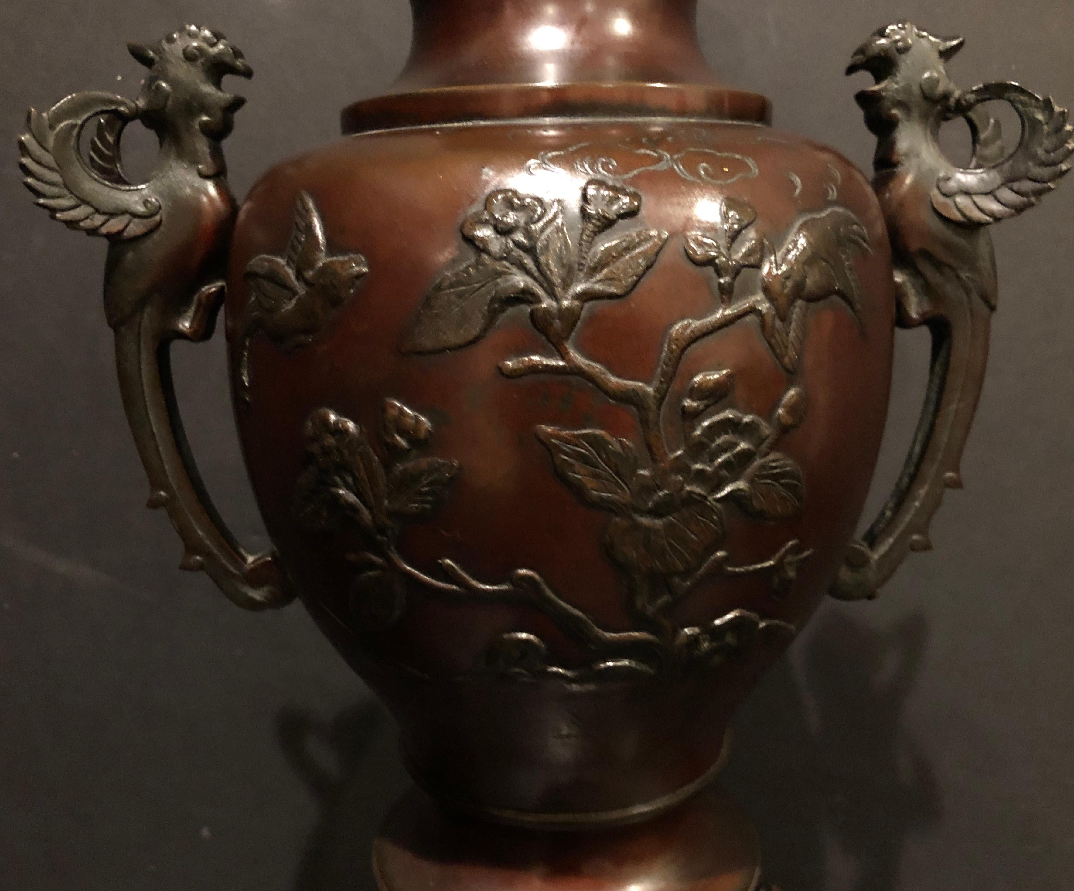 19th Century Chinese Bronze Urn as Lamp For Sale 5