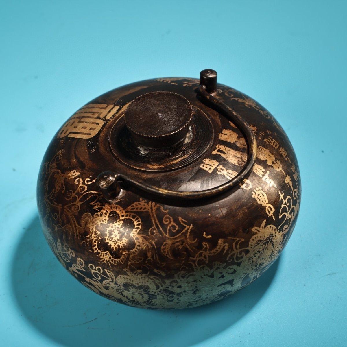 19th Century Chinese Bronze Warm Hand Foot Pot with Auspicious Paintings For Sale 2