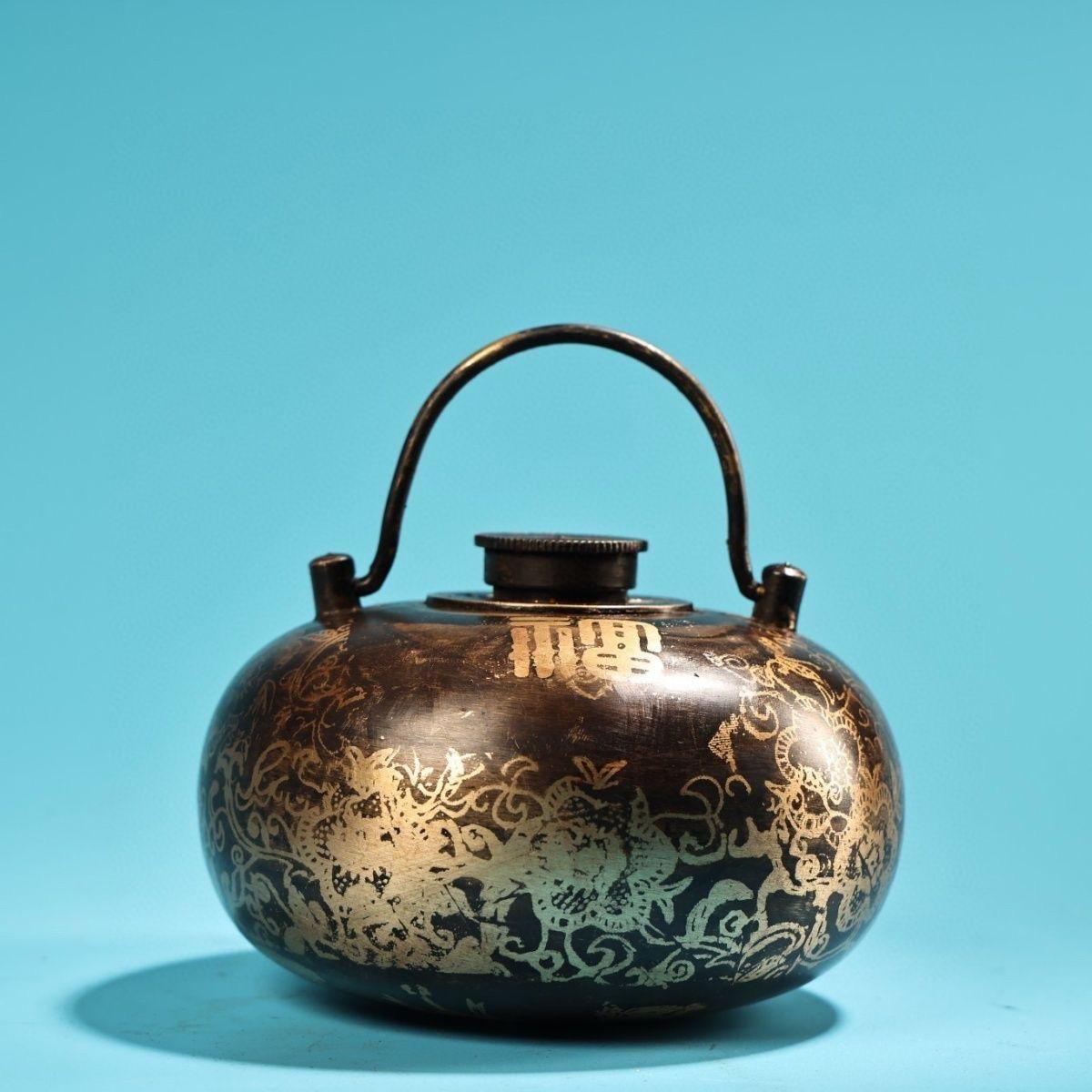 19th Century Chinese Bronze Warm Hand Foot Pot with Auspicious Paintings For Sale 3