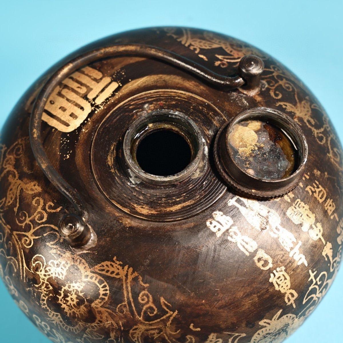 19th Century Chinese Bronze Warm Hand Foot Pot with Auspicious Paintings For Sale 5