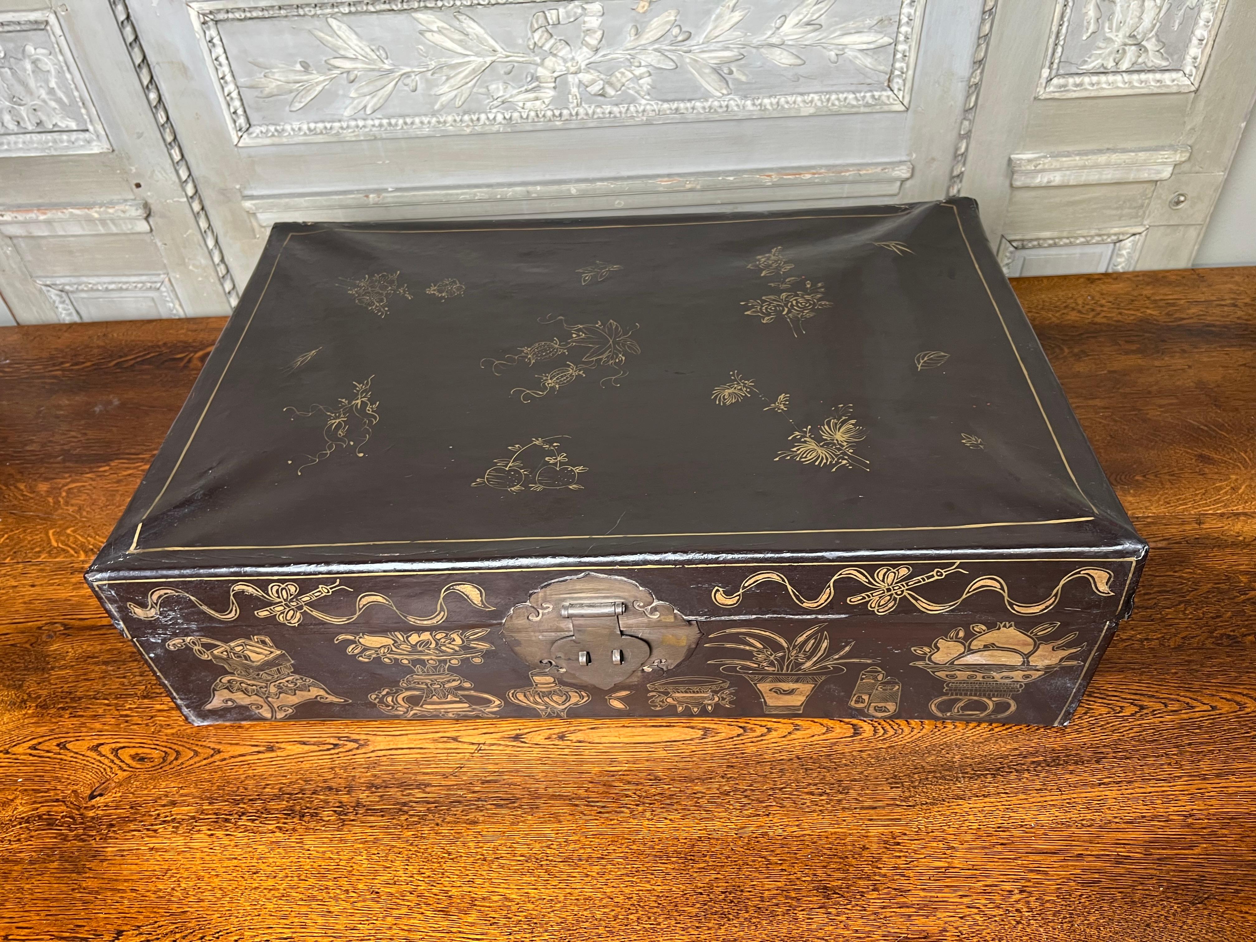 Qing 19th Century Chinese Brown Leather Trunk with Gilded Decoration For Sale
