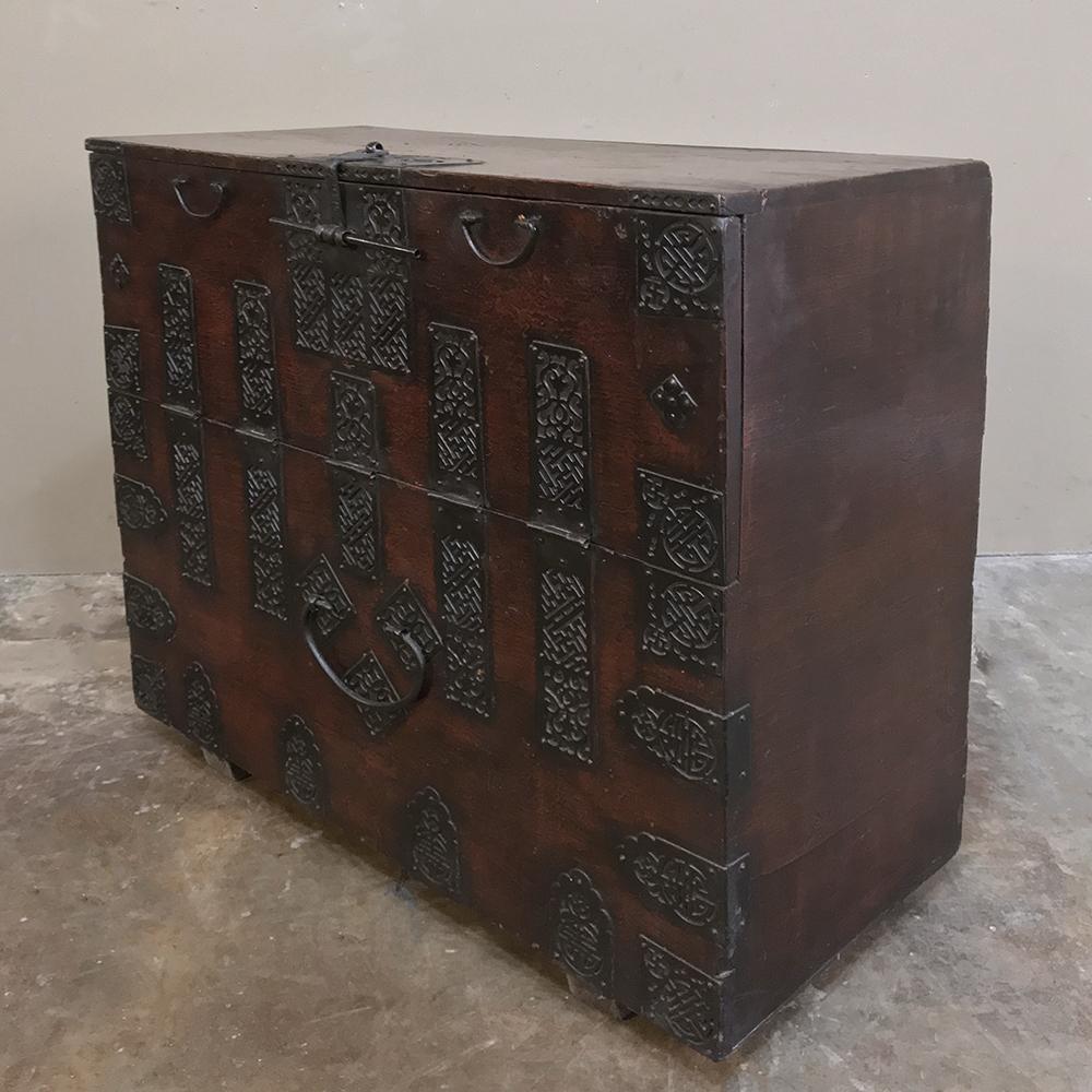 19th Century Chinese Cabinet, Trunk 5