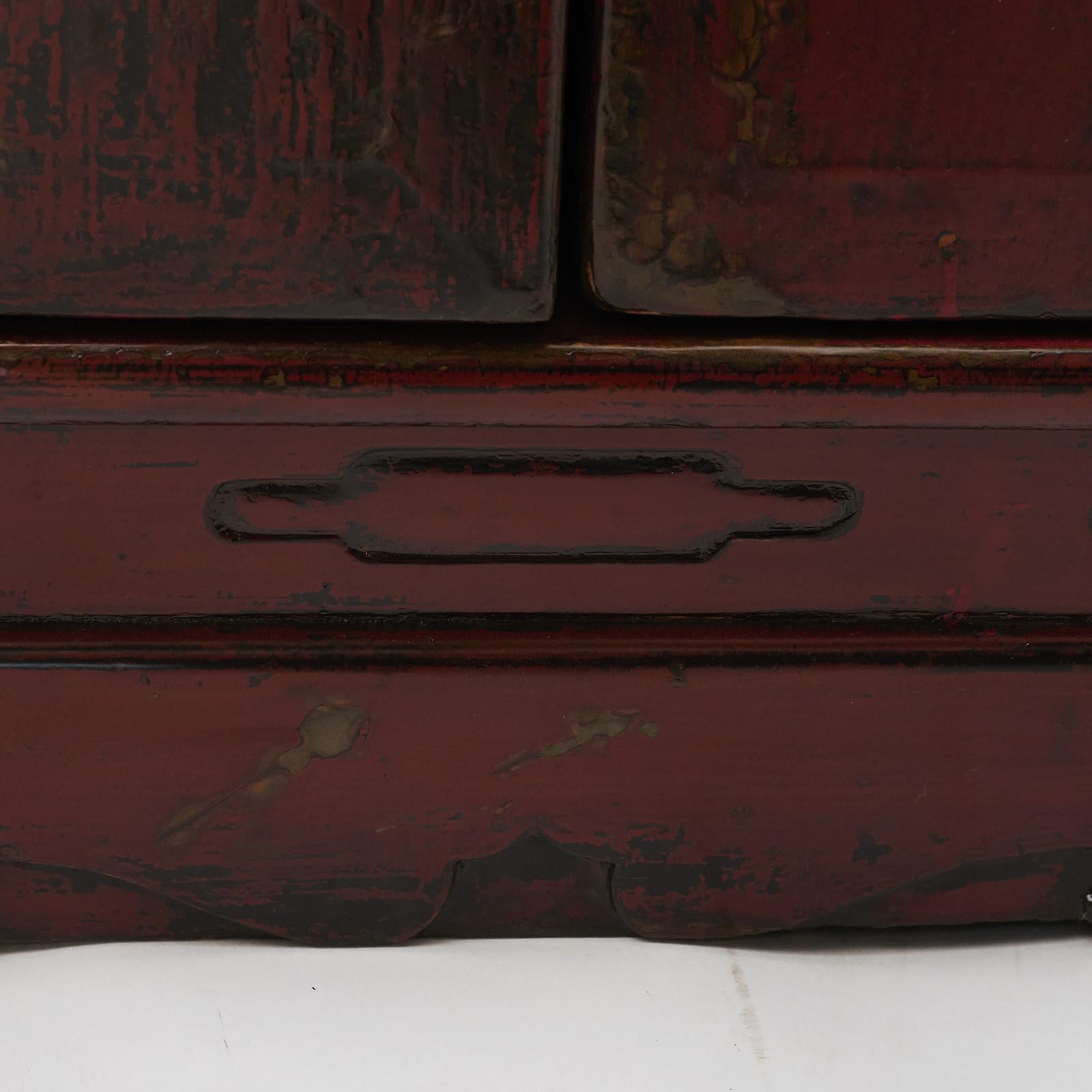 19th Century Chinese Cabinet with Original Red Lacquer In Good Condition In Kastrup, DK