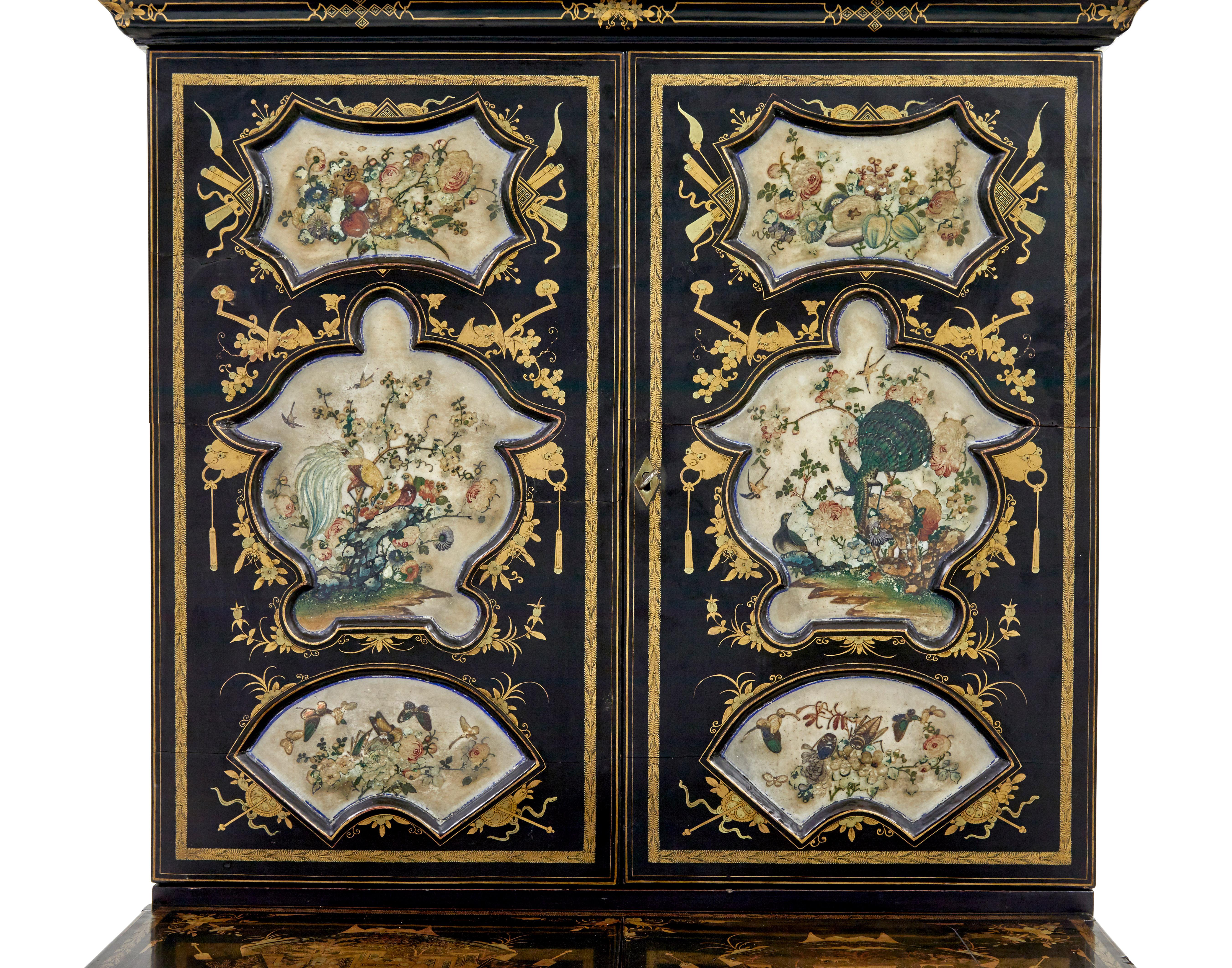 Alabaster 19th century Chinese canton black lacquered desk cabinet For Sale