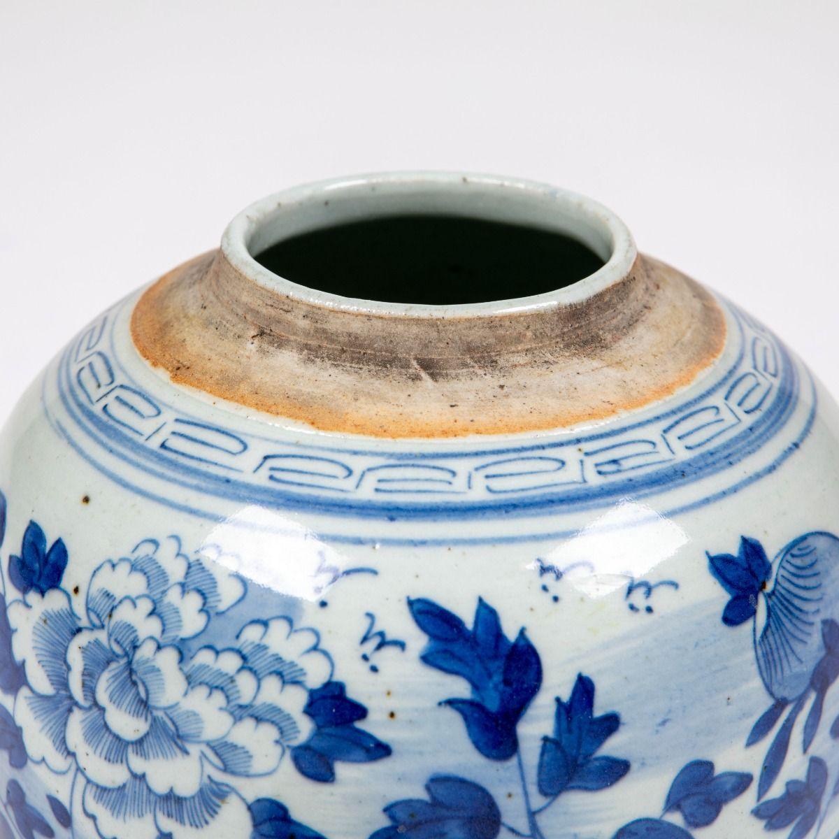 Jarre à gingembre en porcelaine bleue et blanche de Canton du 19ème siècle avec Li en bois dur en vente 1