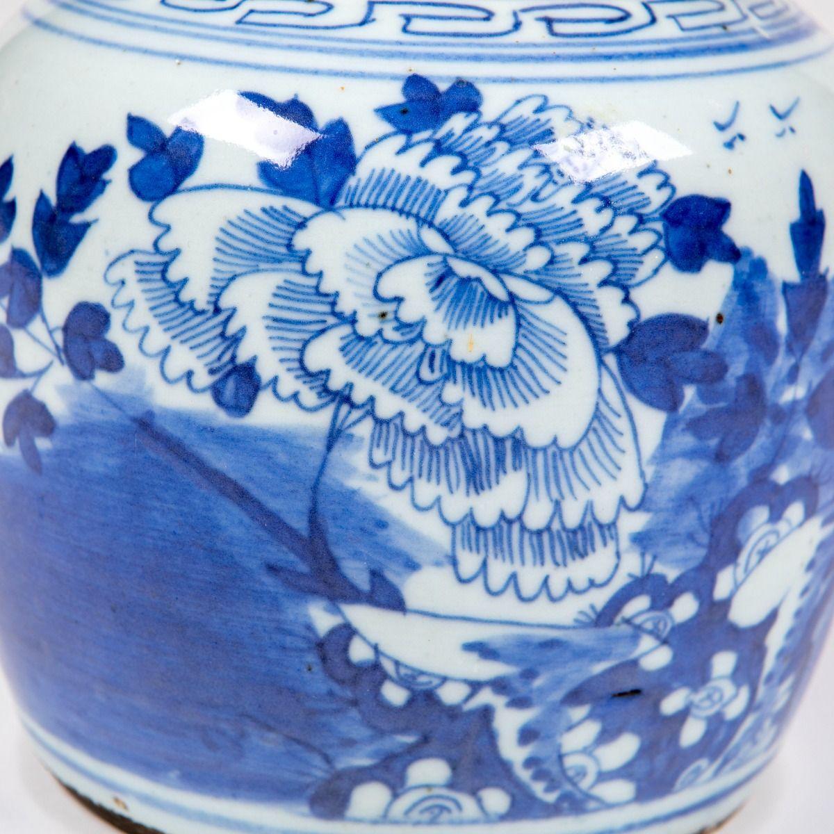 Jarre à gingembre en porcelaine bleue et blanche de Canton du 19ème siècle avec Li en bois dur en vente 2