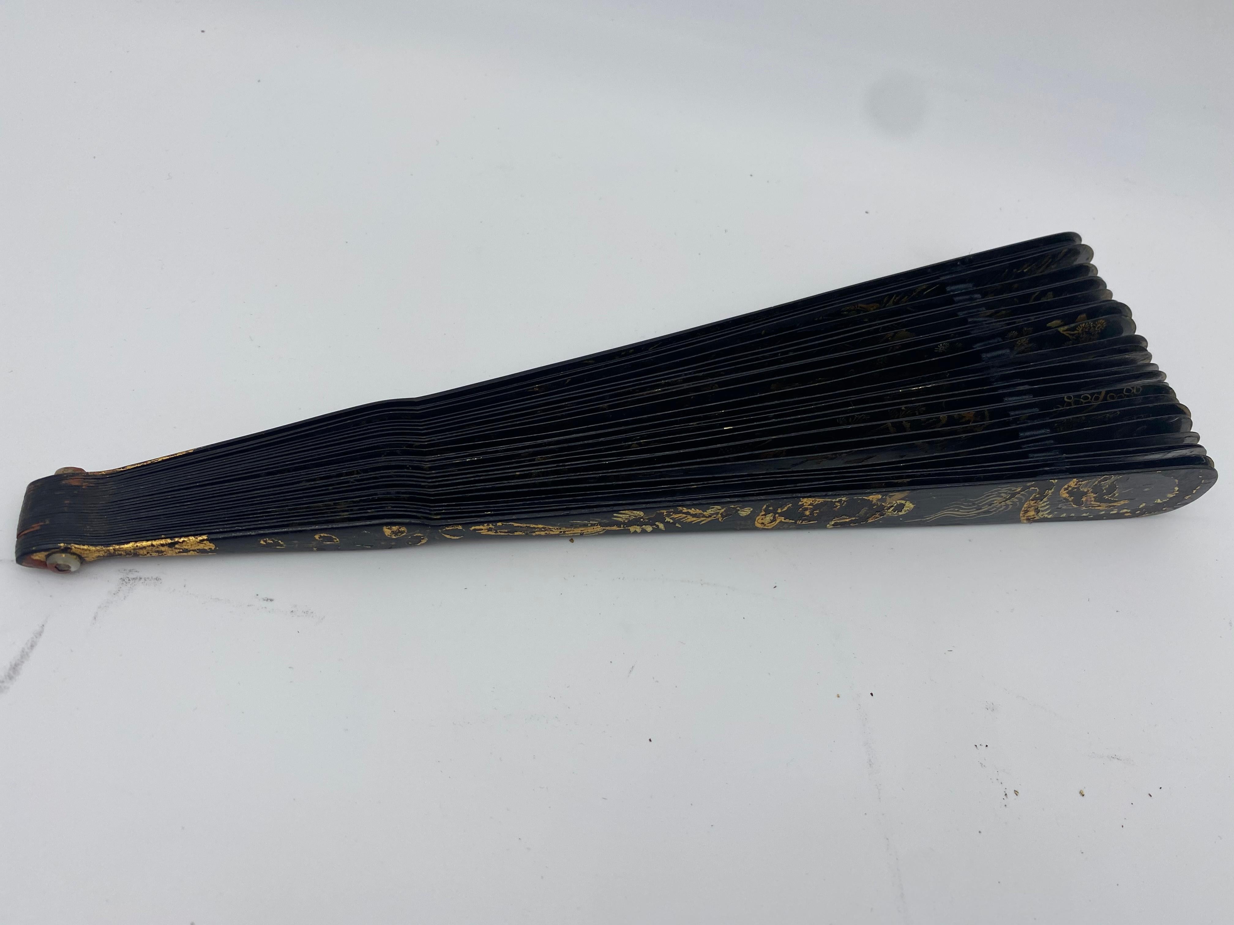 19th Century Chinese Canton Export Gilt Lacquer Brise Fan For Sale 3
