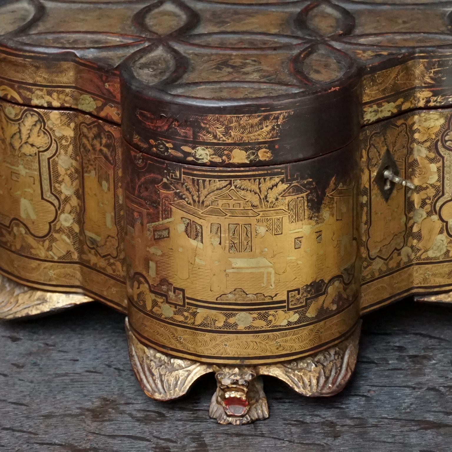 Boîte à thé du 19ème siècle en bois doré laqué d'exportation chinoise de Canton sur pieds en Shishi en vente 10